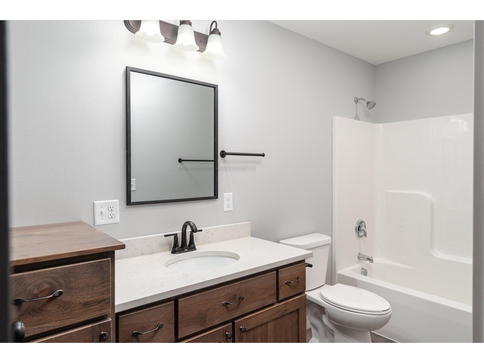 414 N Washington Viola WI 54664 1932399 image16