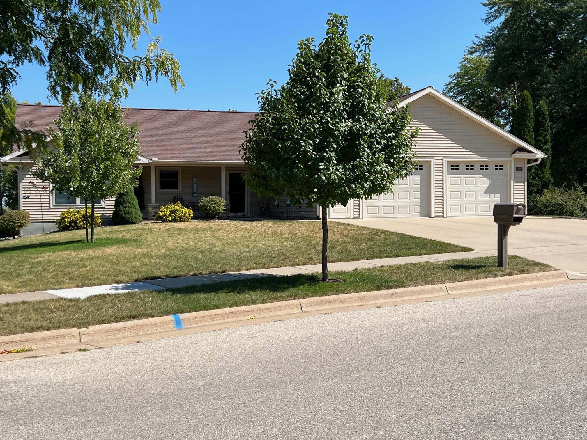 415 DeWitt Sparta WI 54656 1852212 image1