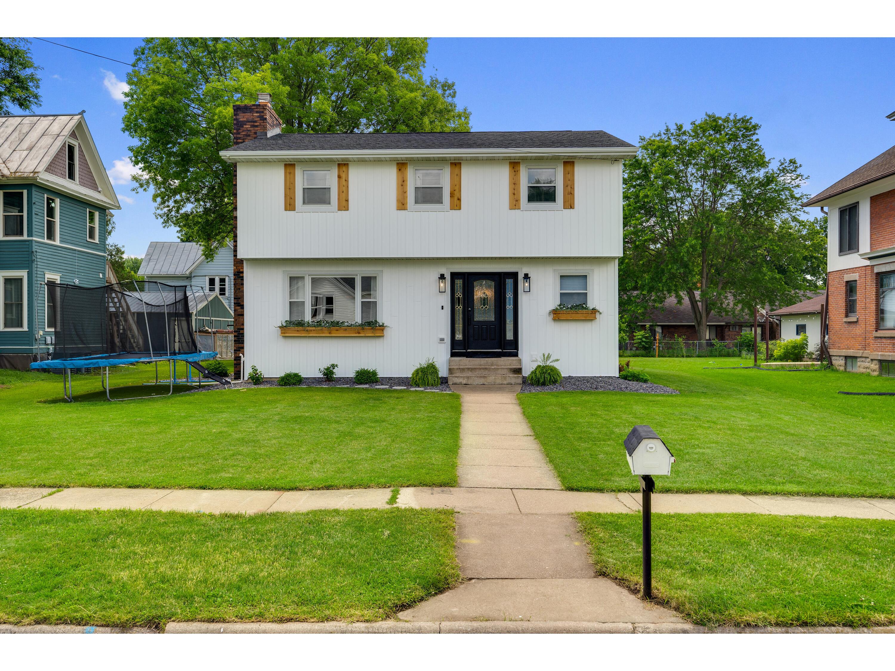 415 Hamilton West Salem WI 54669 1880232 image1