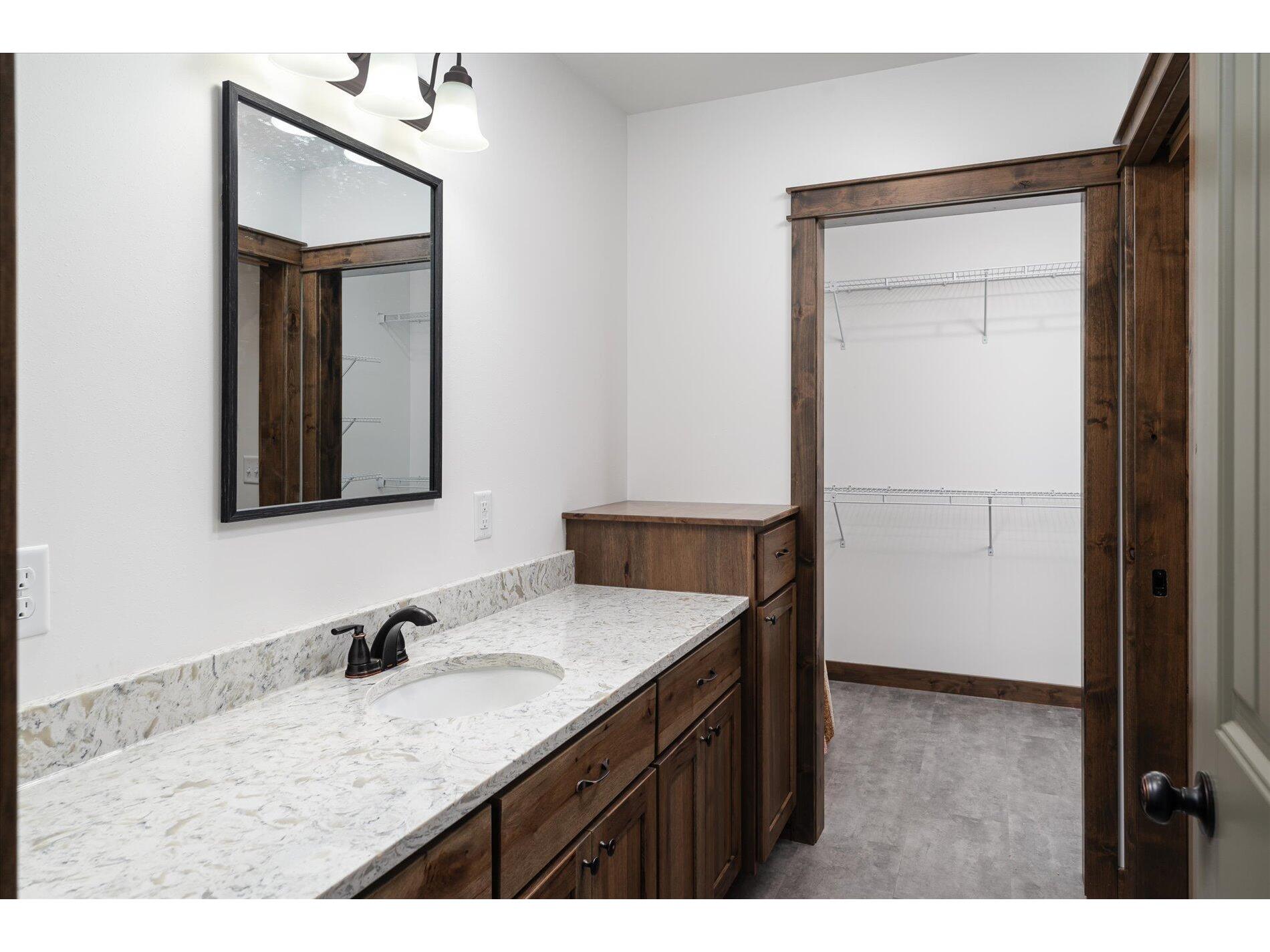 416 N Washington Viola WI 54664 1932400 image10