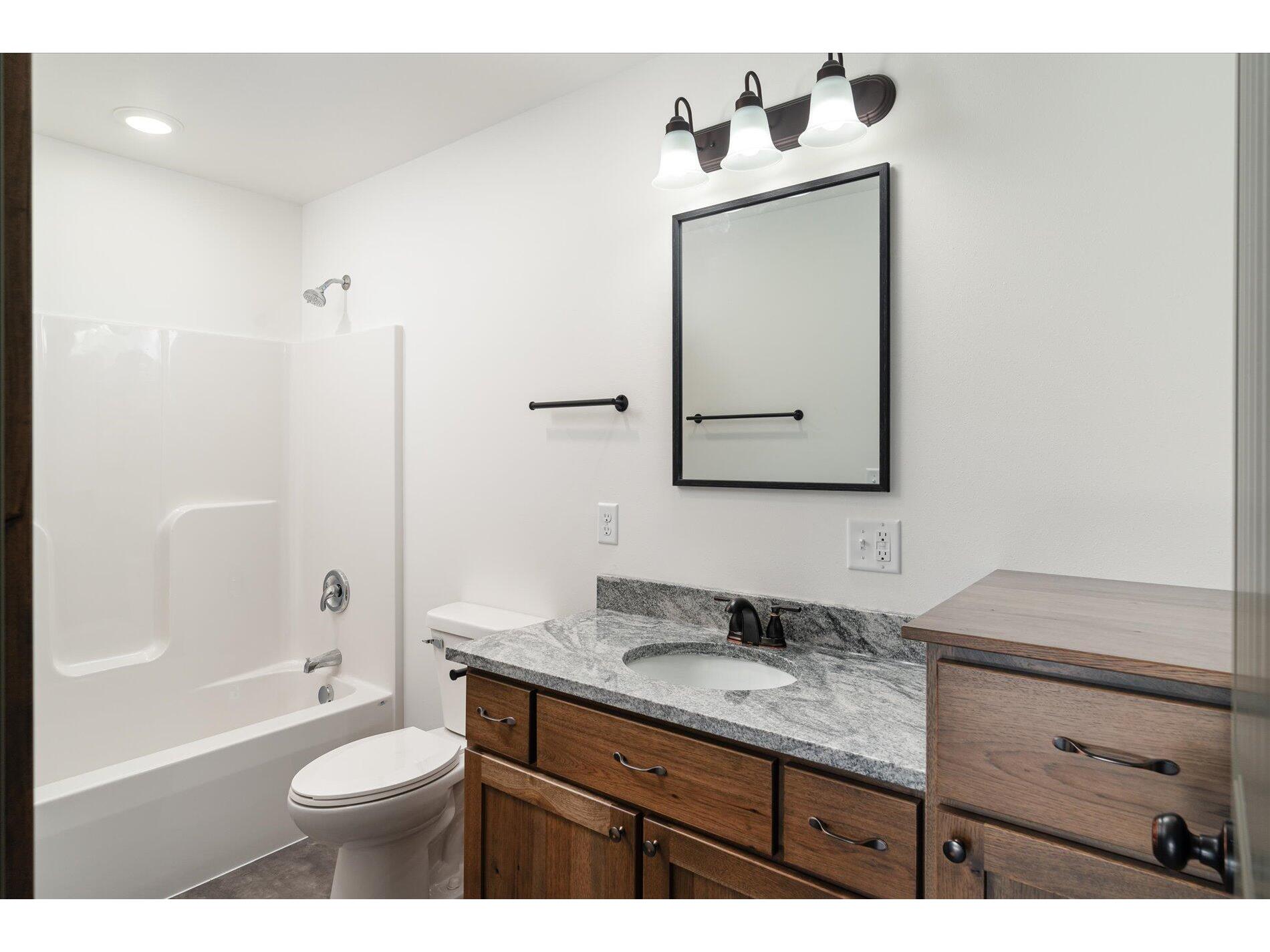 416 N Washington Viola WI 54664 1932400 image15