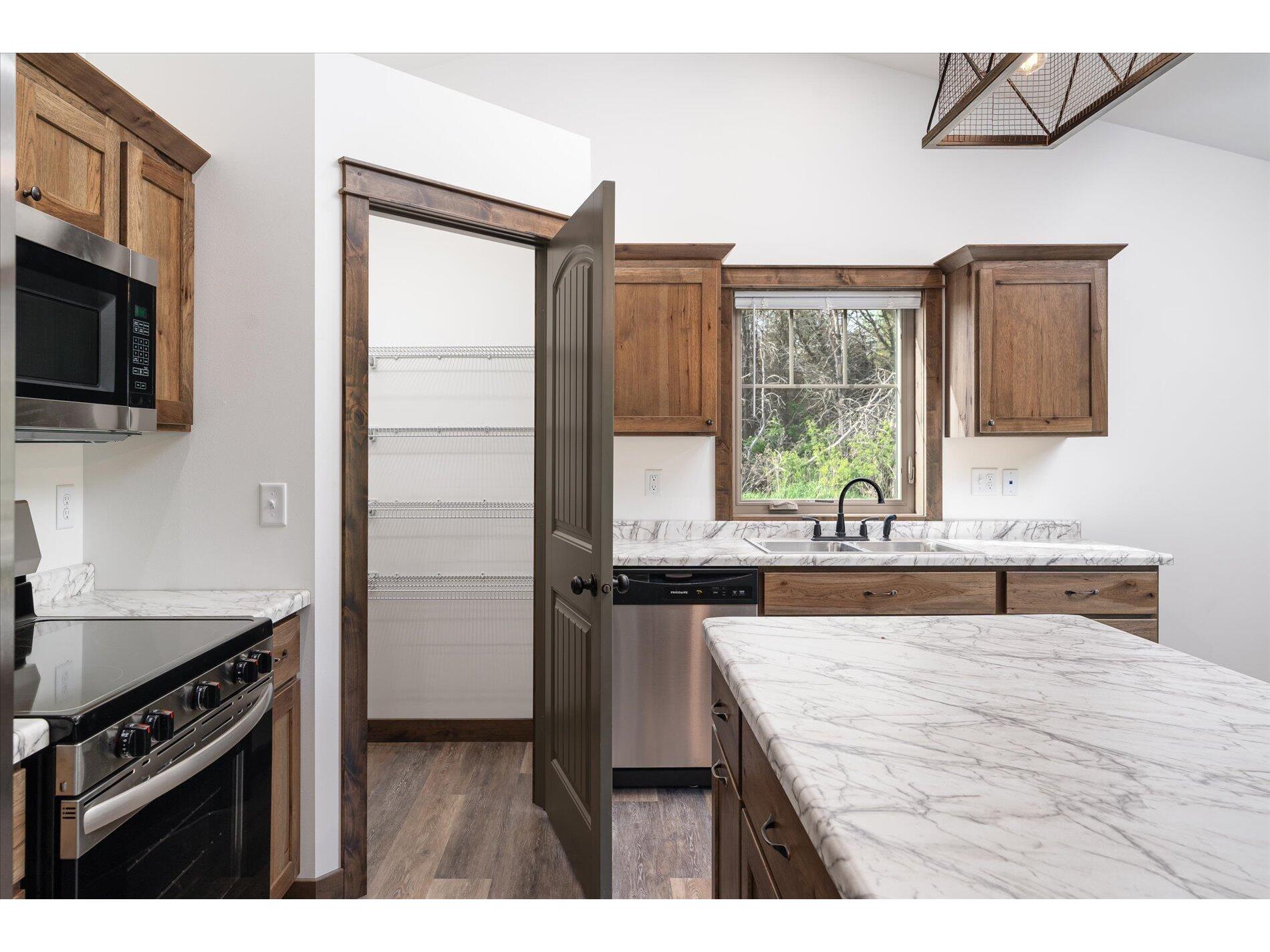 416 N Washington Viola WI 54664 1932400 image7