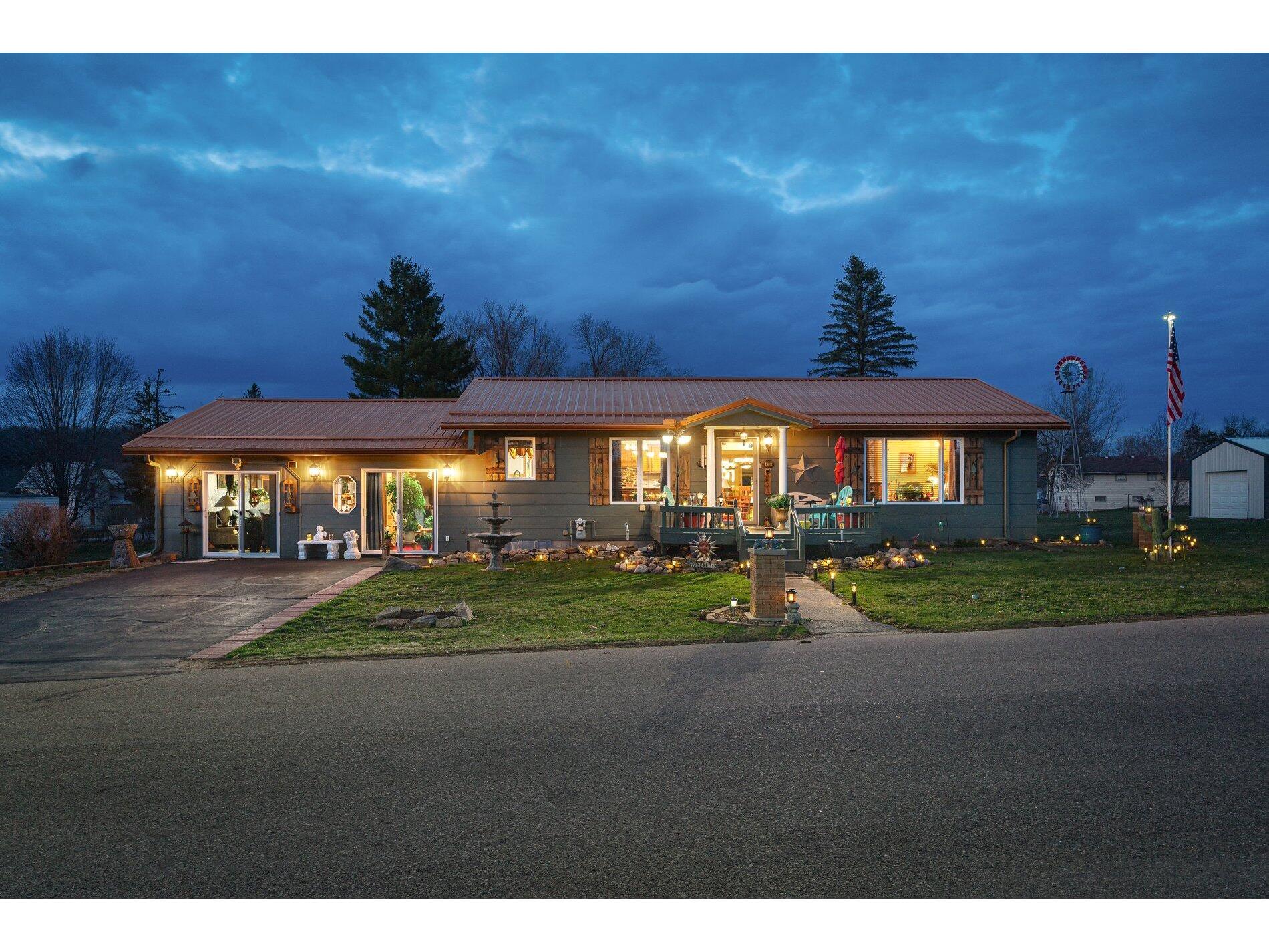 416 W Drake Viola WI 54664 1871112 image1