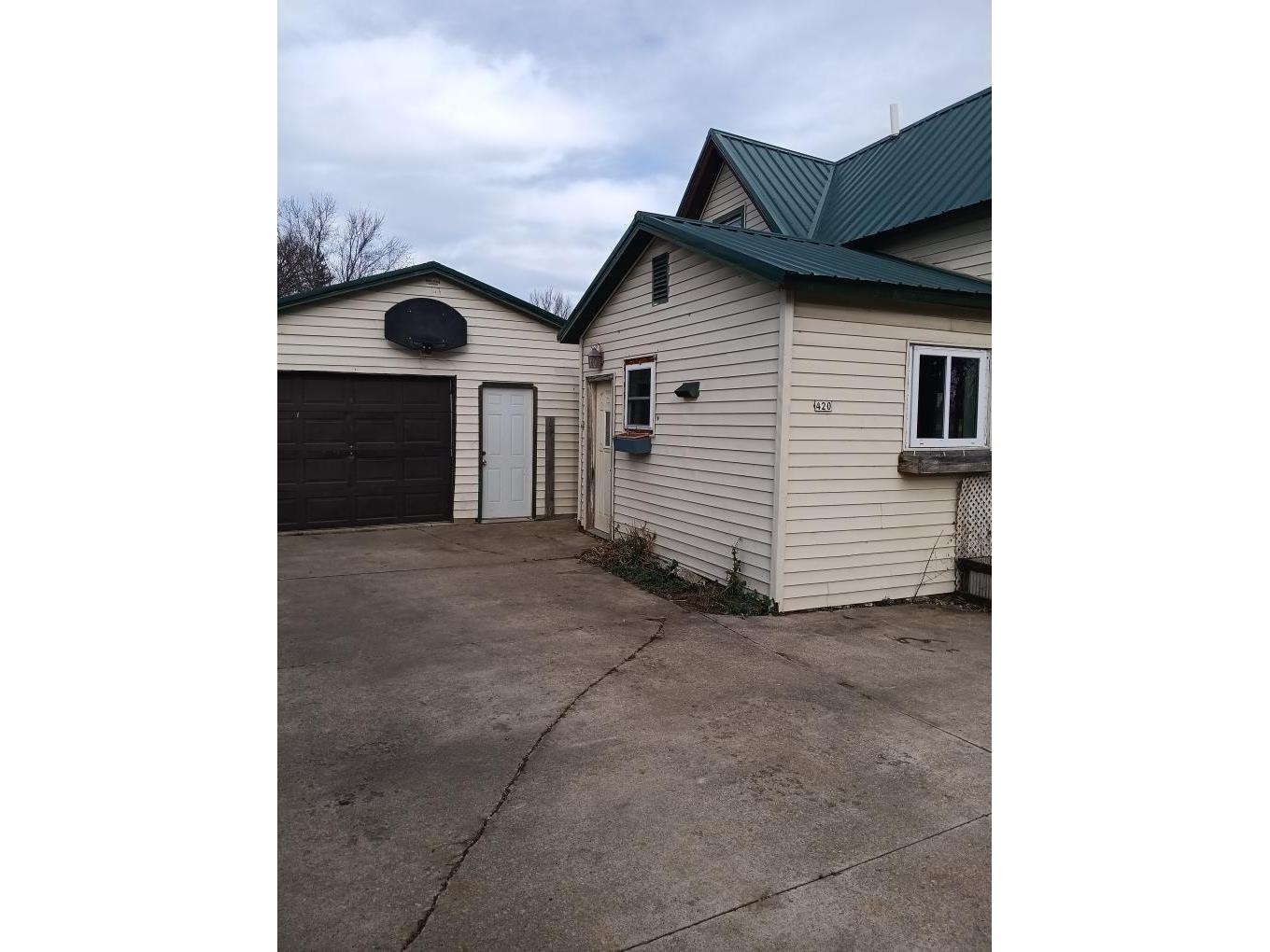 420 South Cashton WI 54619 1944308 image5