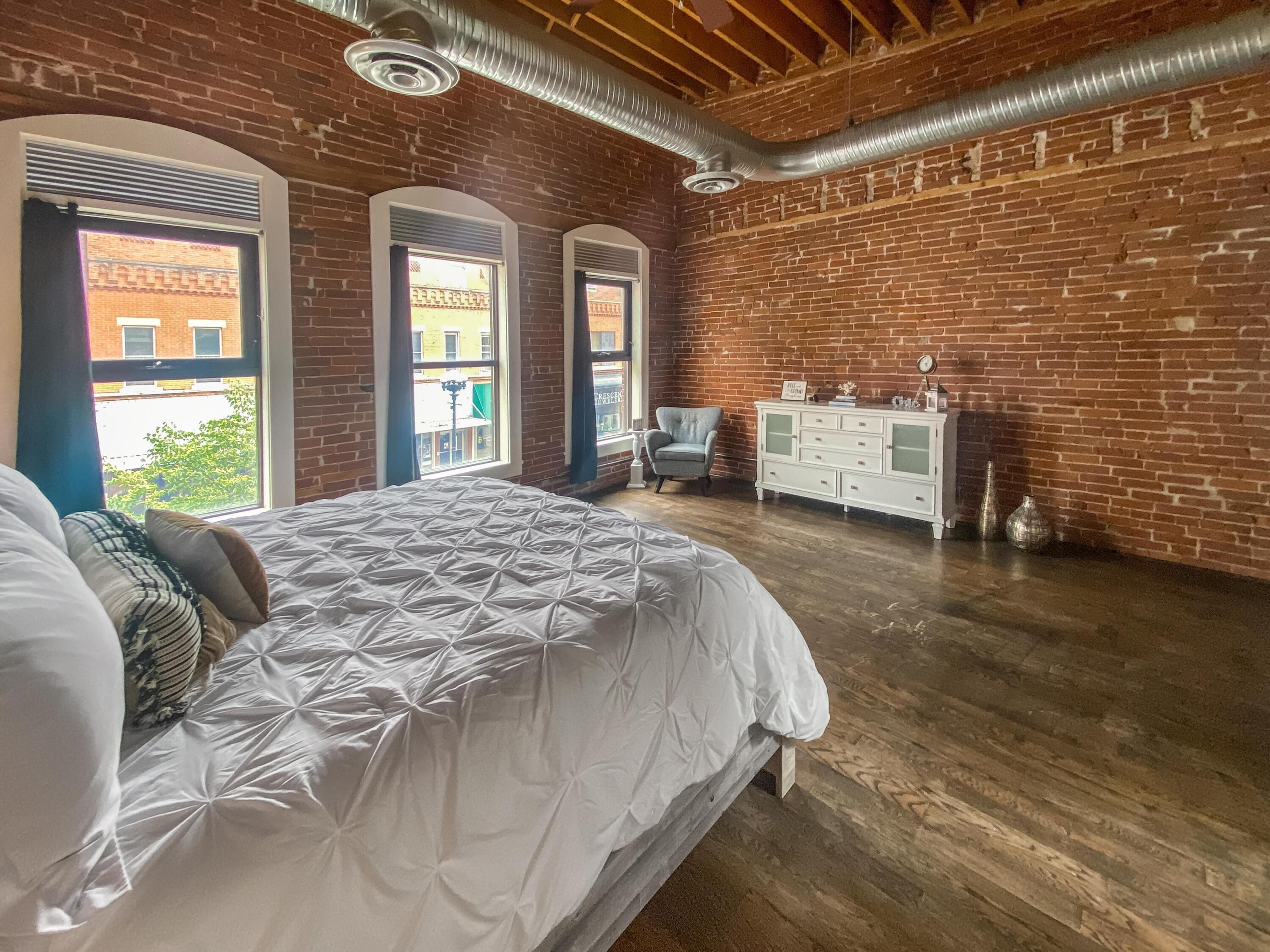 422 Main La Crosse WI 54601 1944606 image26