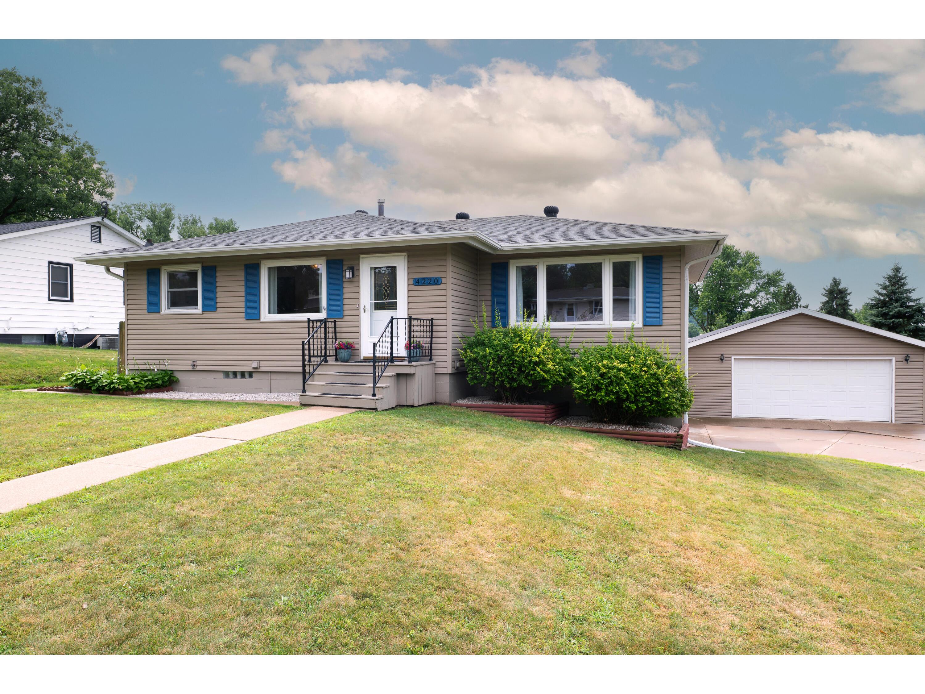4220 Riverview La Crosse WI 54601 1930952 image1