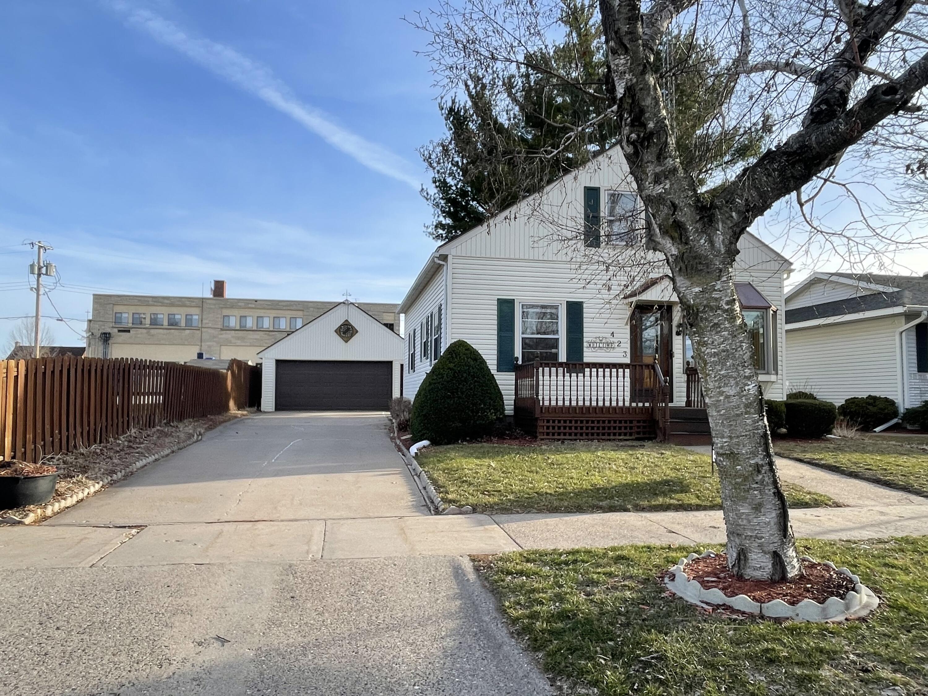 423 1ST La Crescent MN 55947 1867441 image1