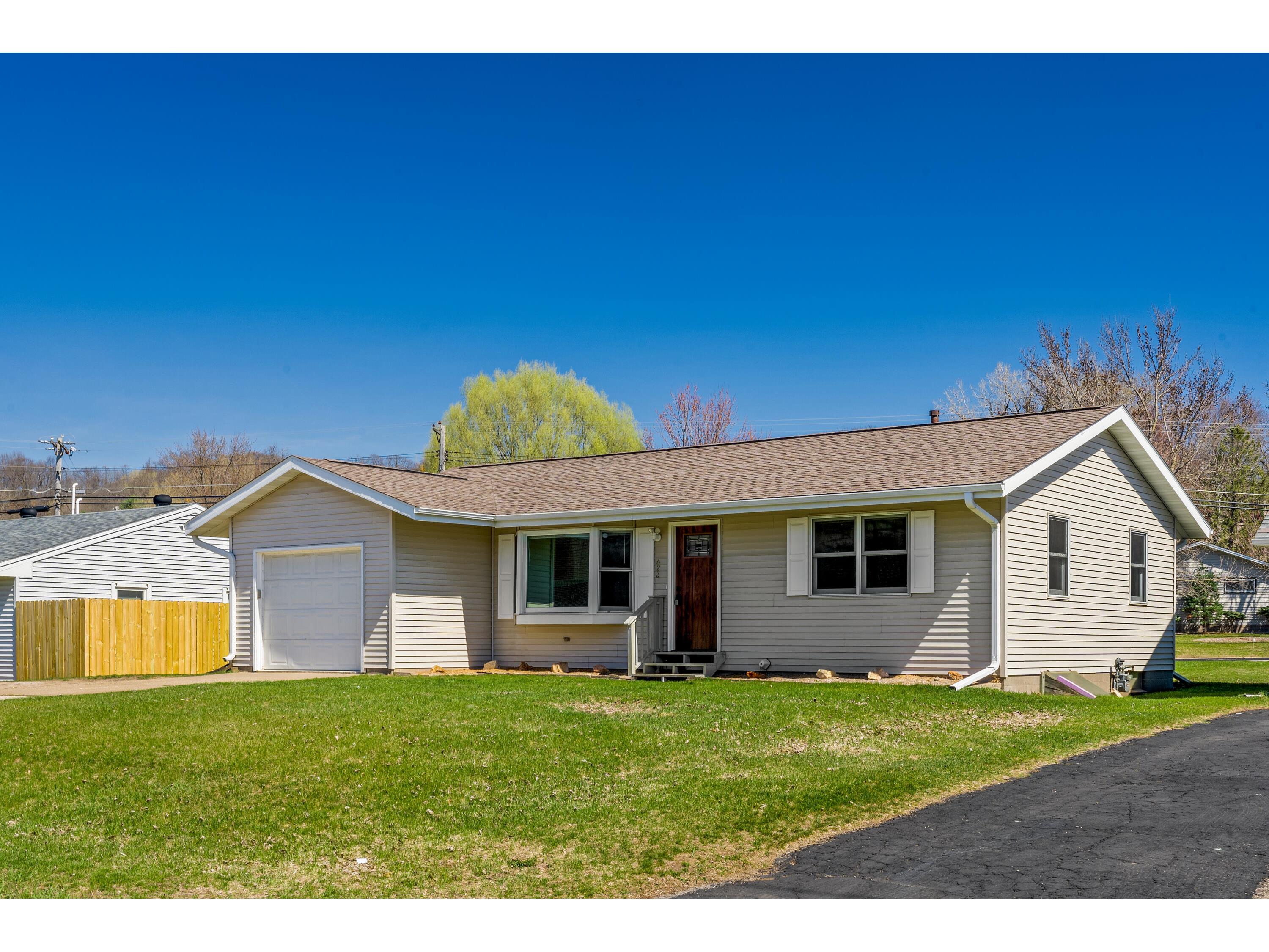 423 Main St N Holmen WI 54636 1833448 image1
