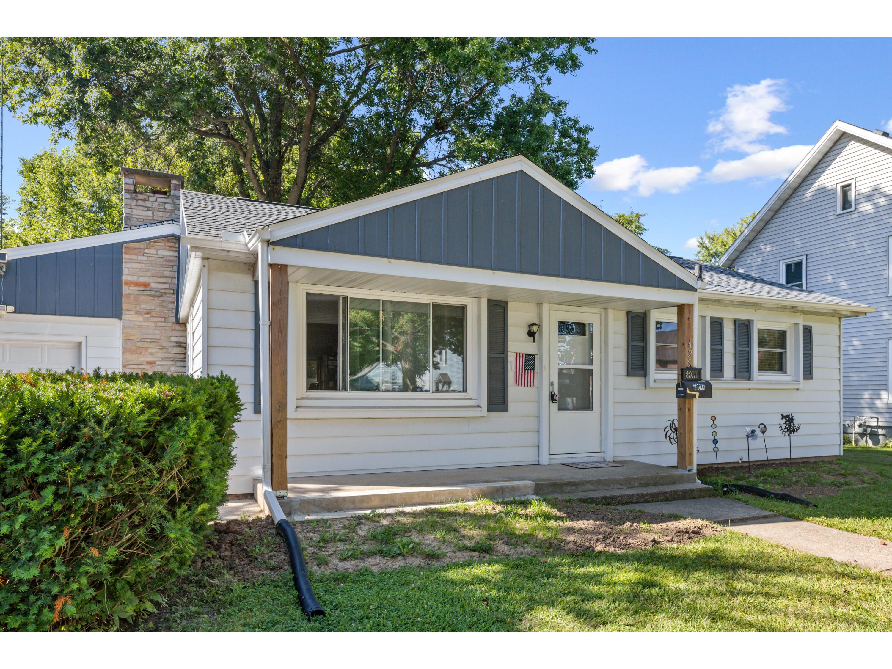 425 Franklin Reedsburg WI 53959 1889065 image1