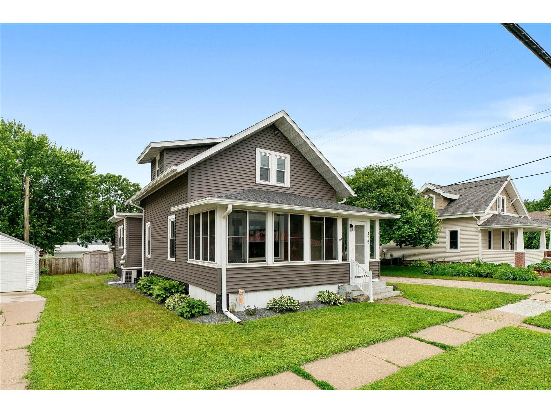 425 Garland West Salem WI 54669 1967182 image1