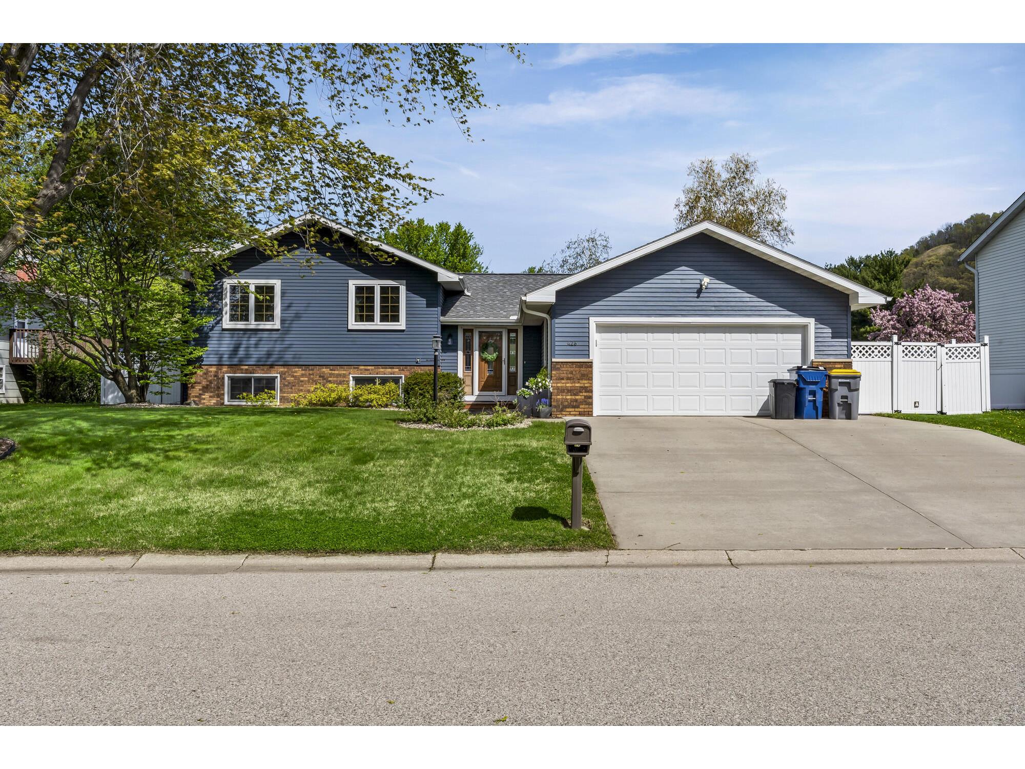 426 Fireside La Crescent MN 55947 1960183 image1