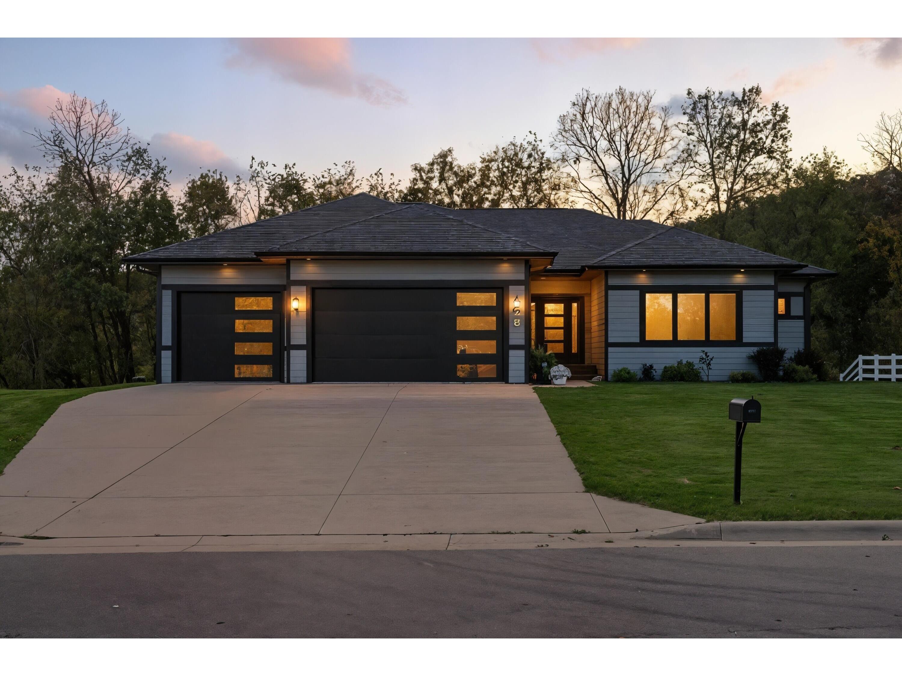 428 Backstretch La Crescent MN 55947 1938657 image1