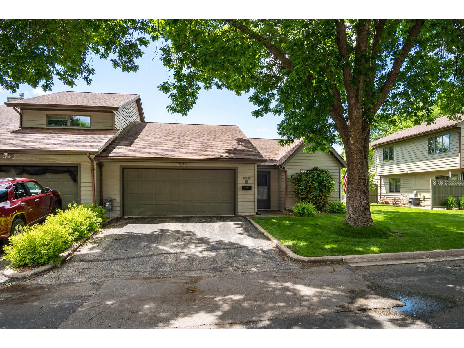 428 Gillette #B La Crosse WI 54603 1879443 image1