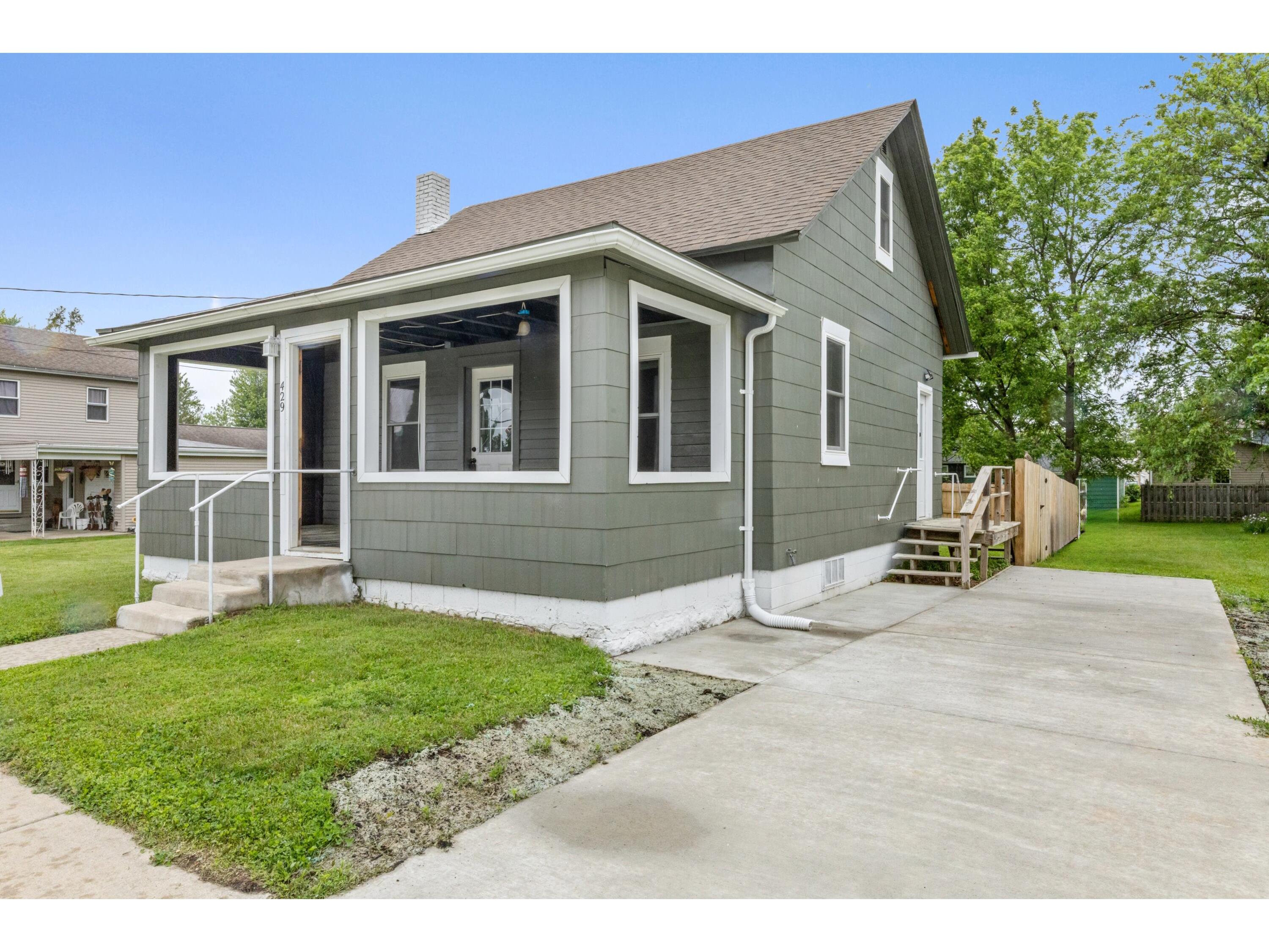 429 W Juneau Tomah WI 54660 1922076 image1