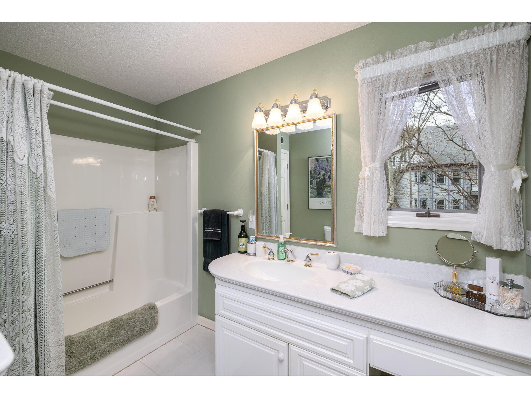 430 Larkspur Onalaska WI 54650 1957884 image22