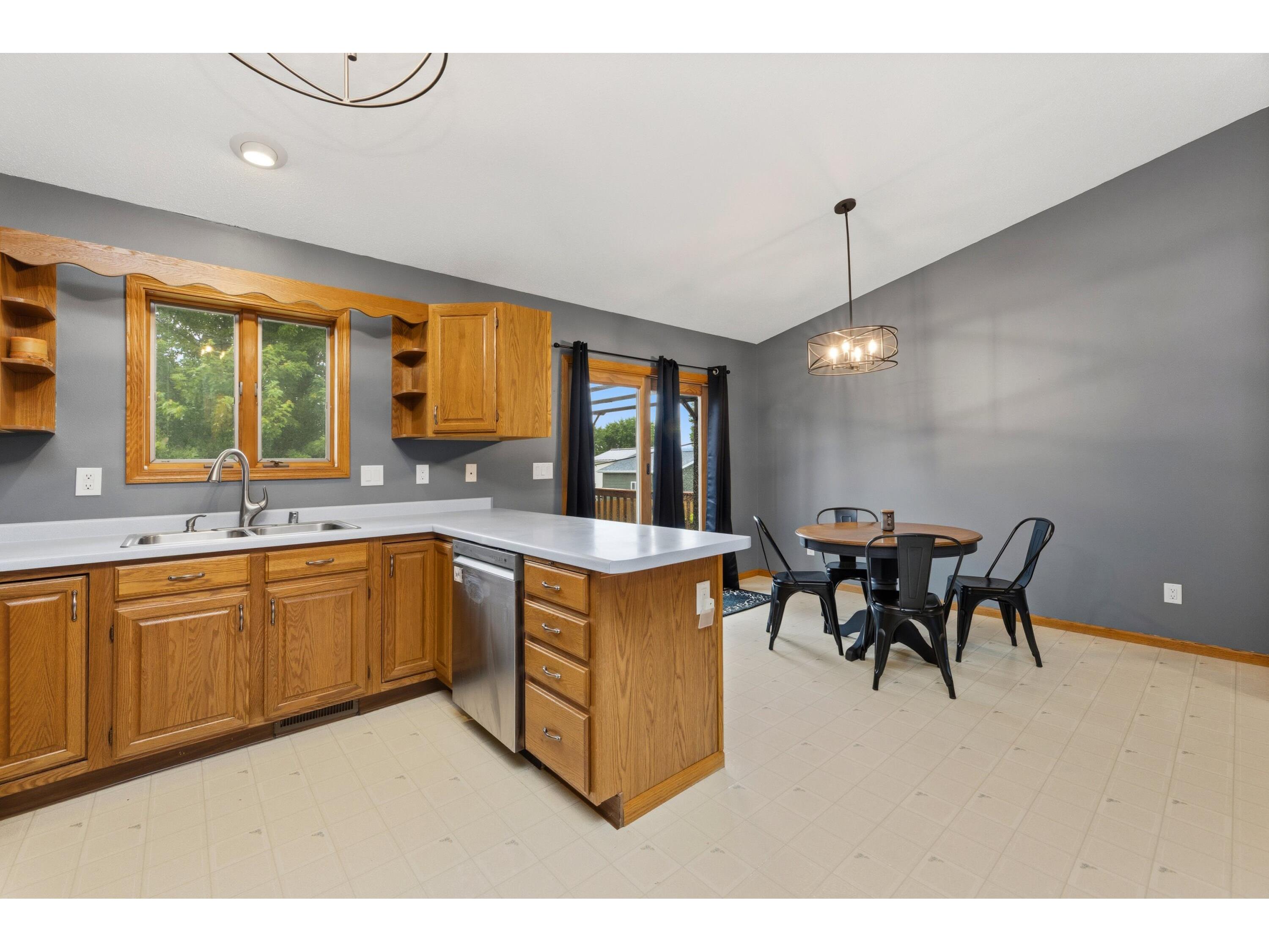 430 Lee West Salem WI 54669 1969938 image12