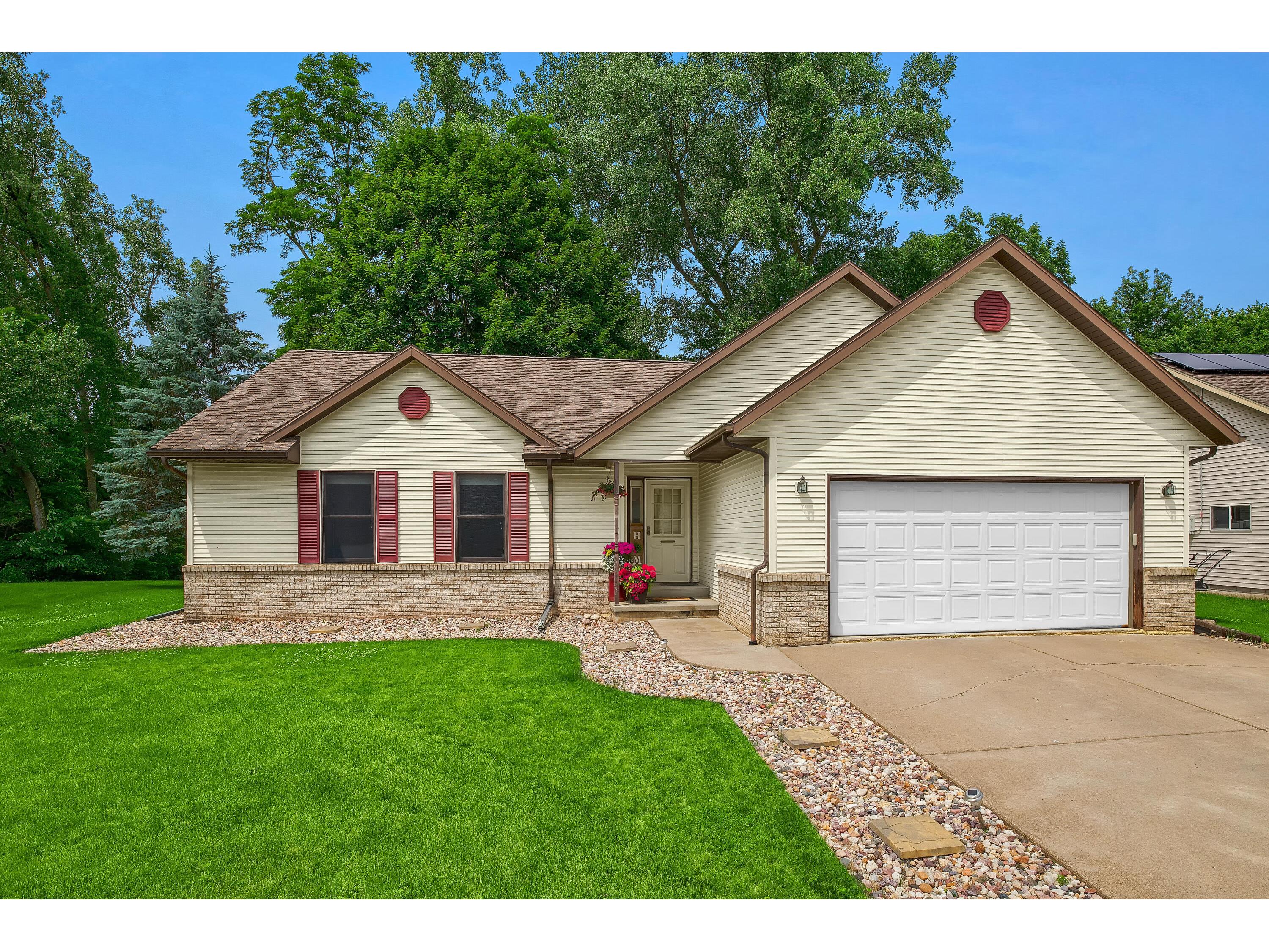 4459 El Camino Real, La Crosse, WI, 54601 MLS 1880532 Edina Realty