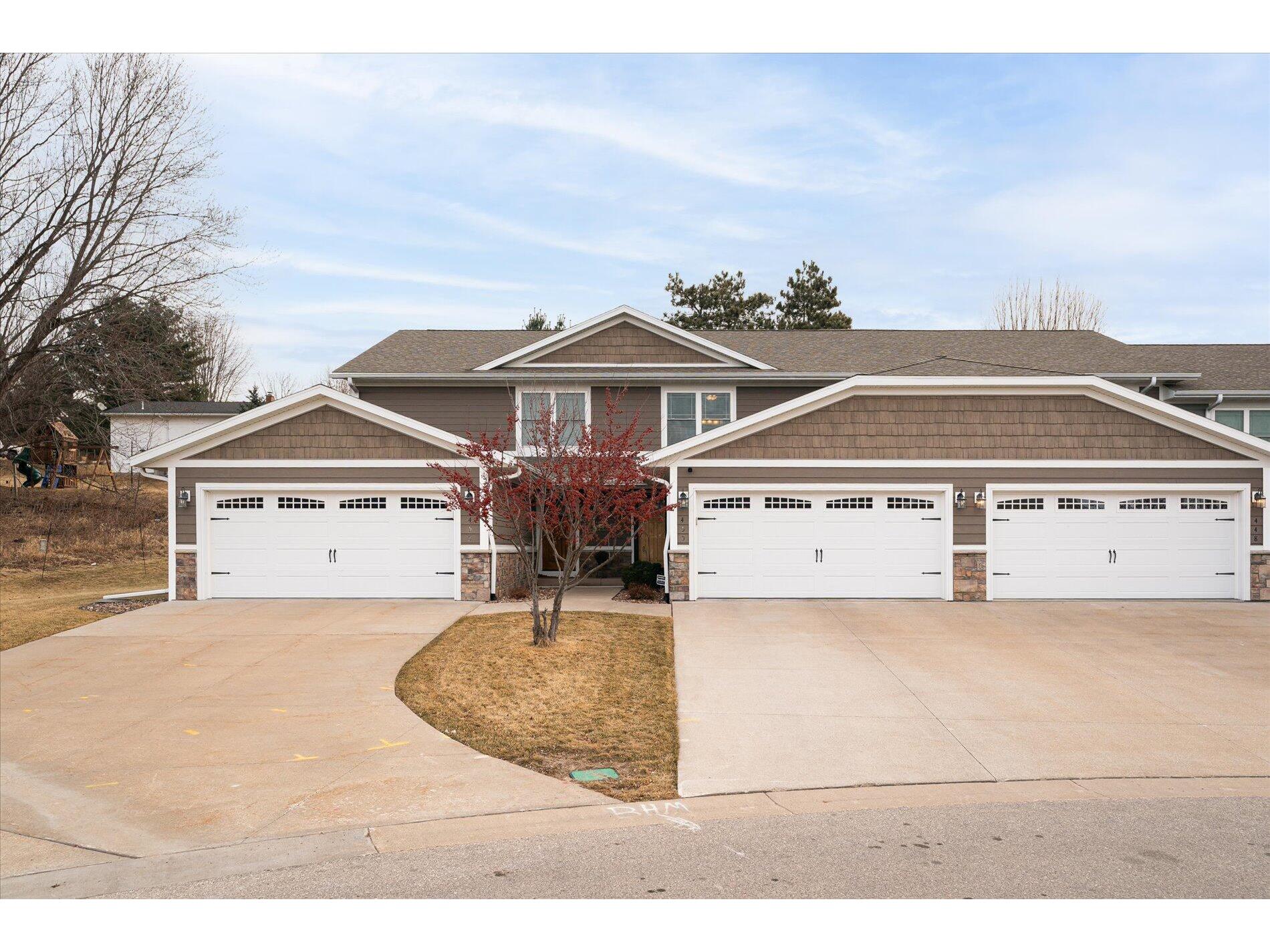 450 Coronado Onalaska WI 54650 1939410 image1