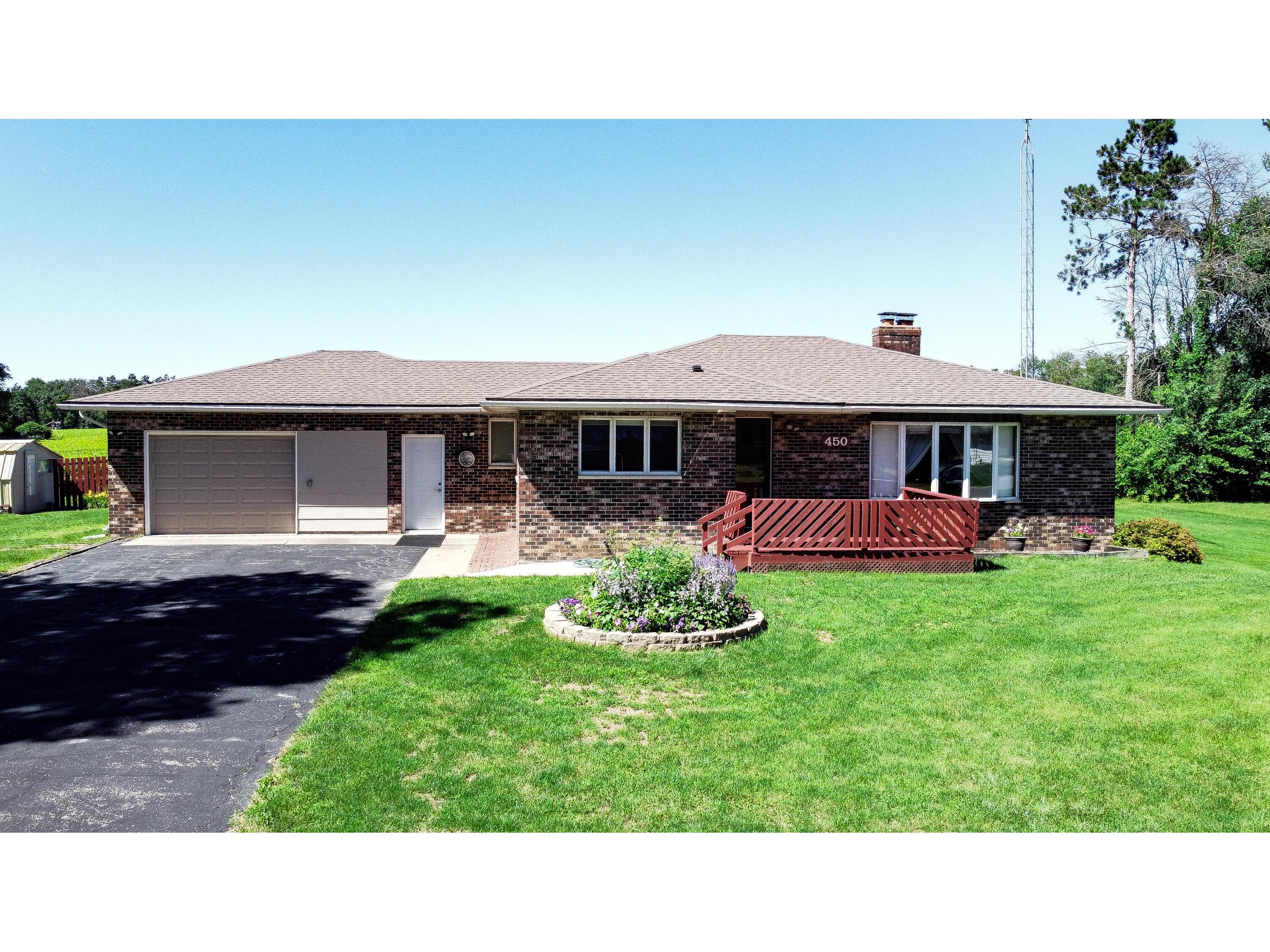 450 W 24th Buffalo City WI 54622 1881740 image1