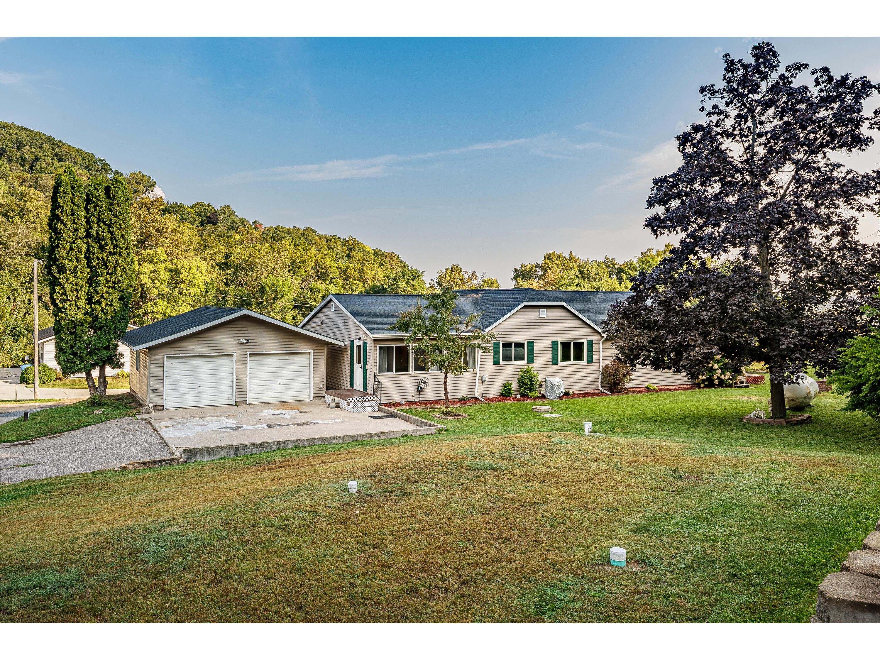 46825 Oak Hill Dresbach MN 55947 1935636 image1