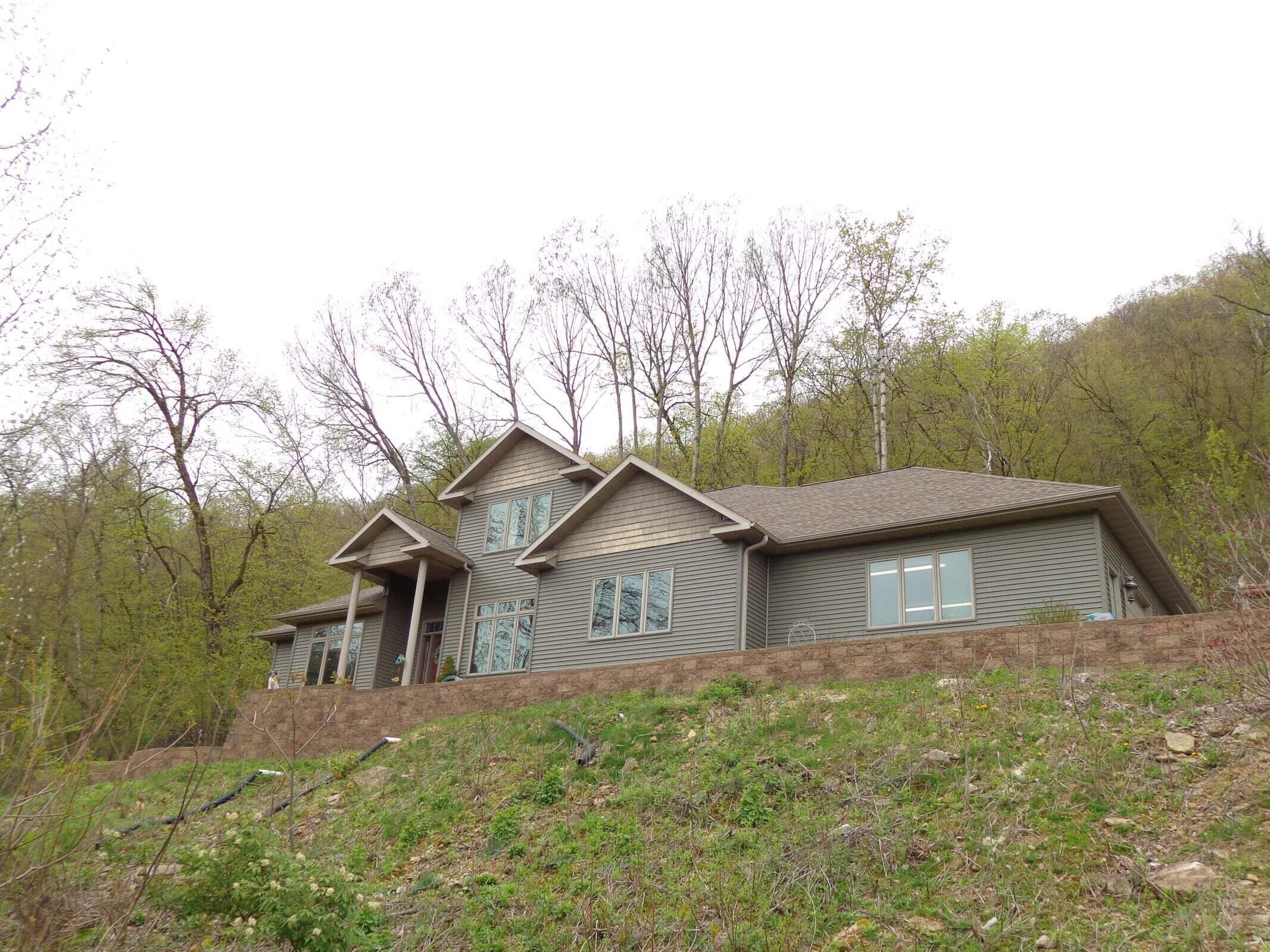 46945 QUEENS COVE, Dresbach, MN 55947 MLS 1831274 Edina Realty