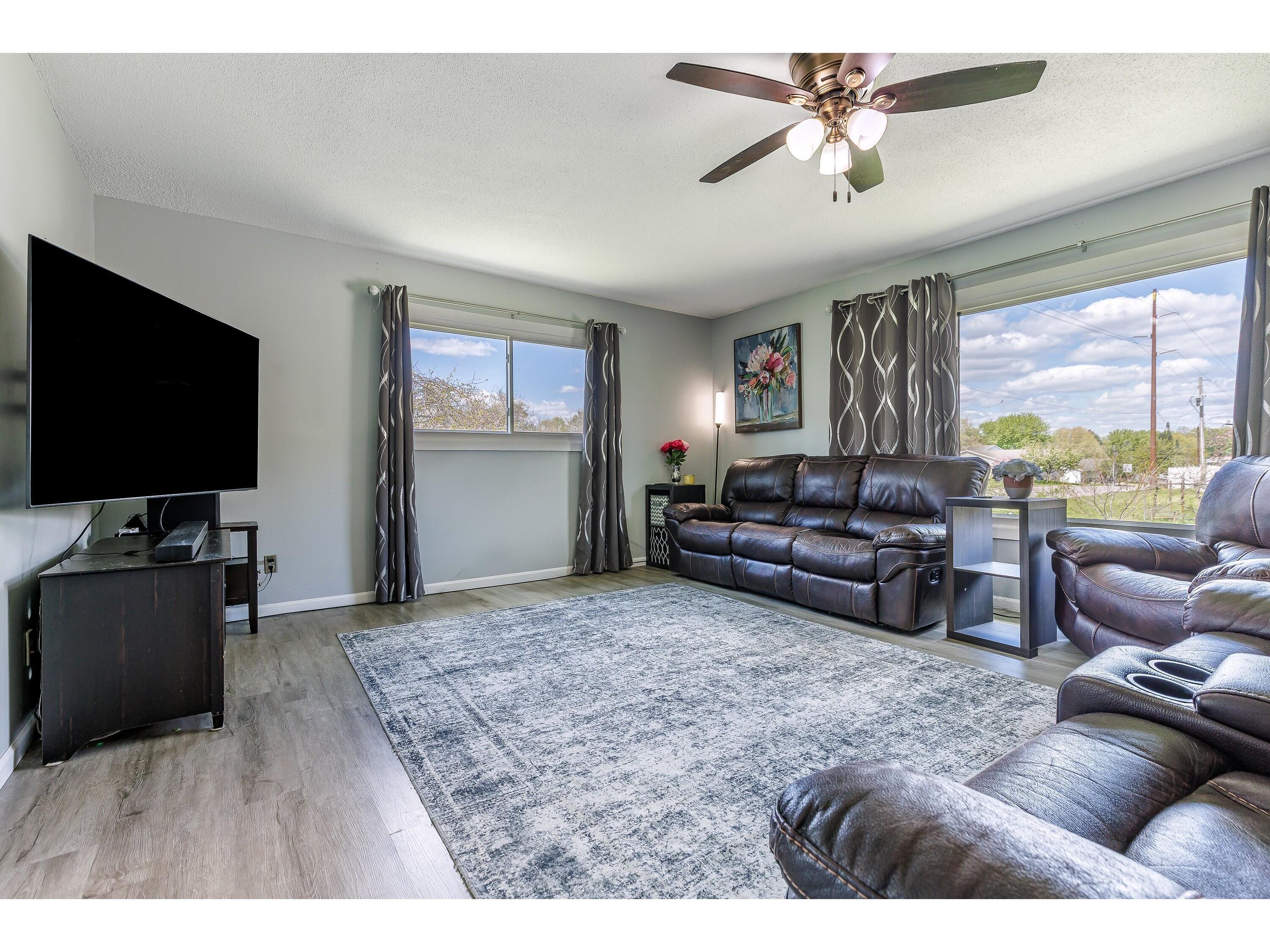 500 Willow Onalaska WI 54650 1960602 image2