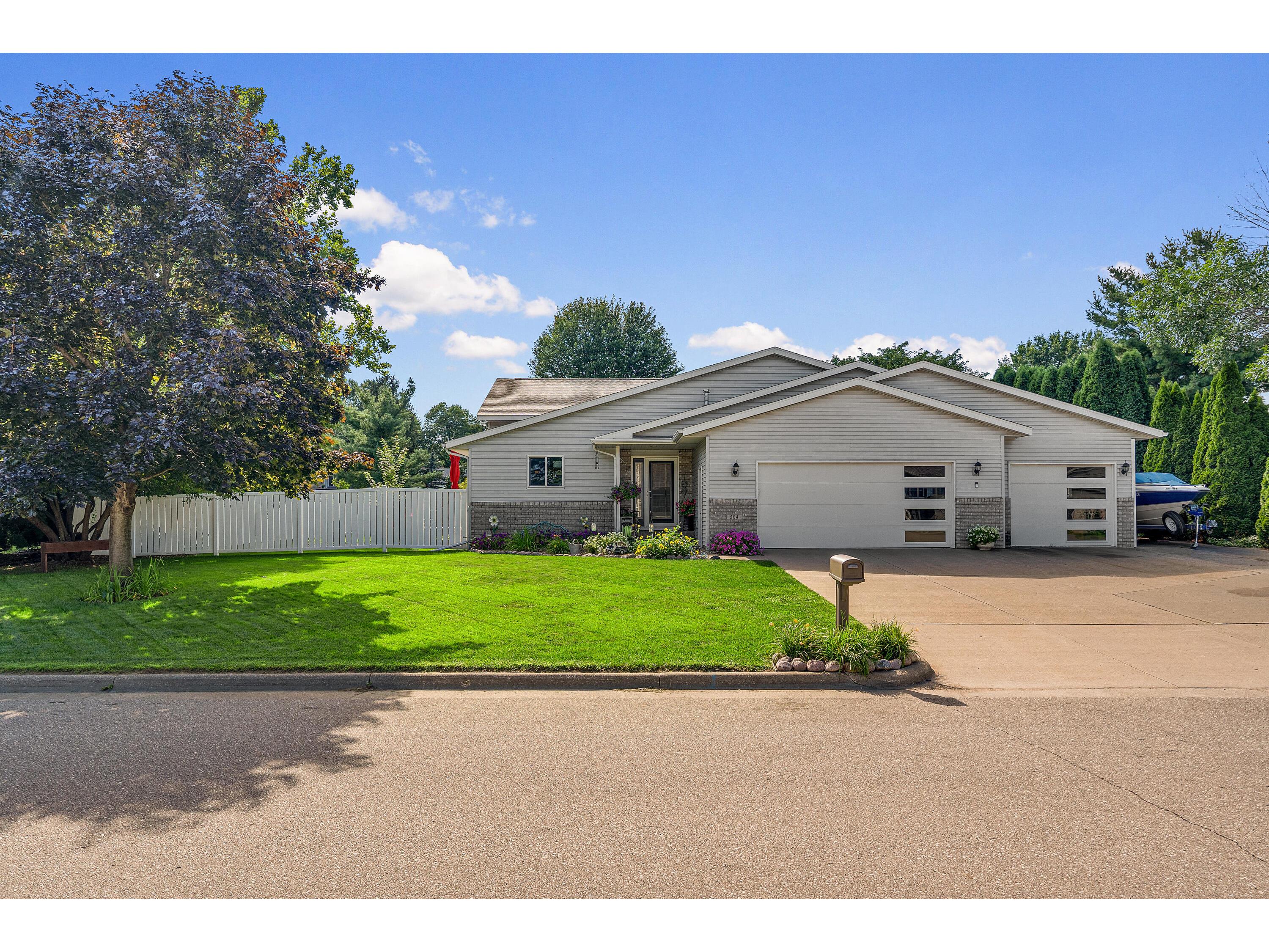 504 Ryan Holmen WI 54636 1932485 image1