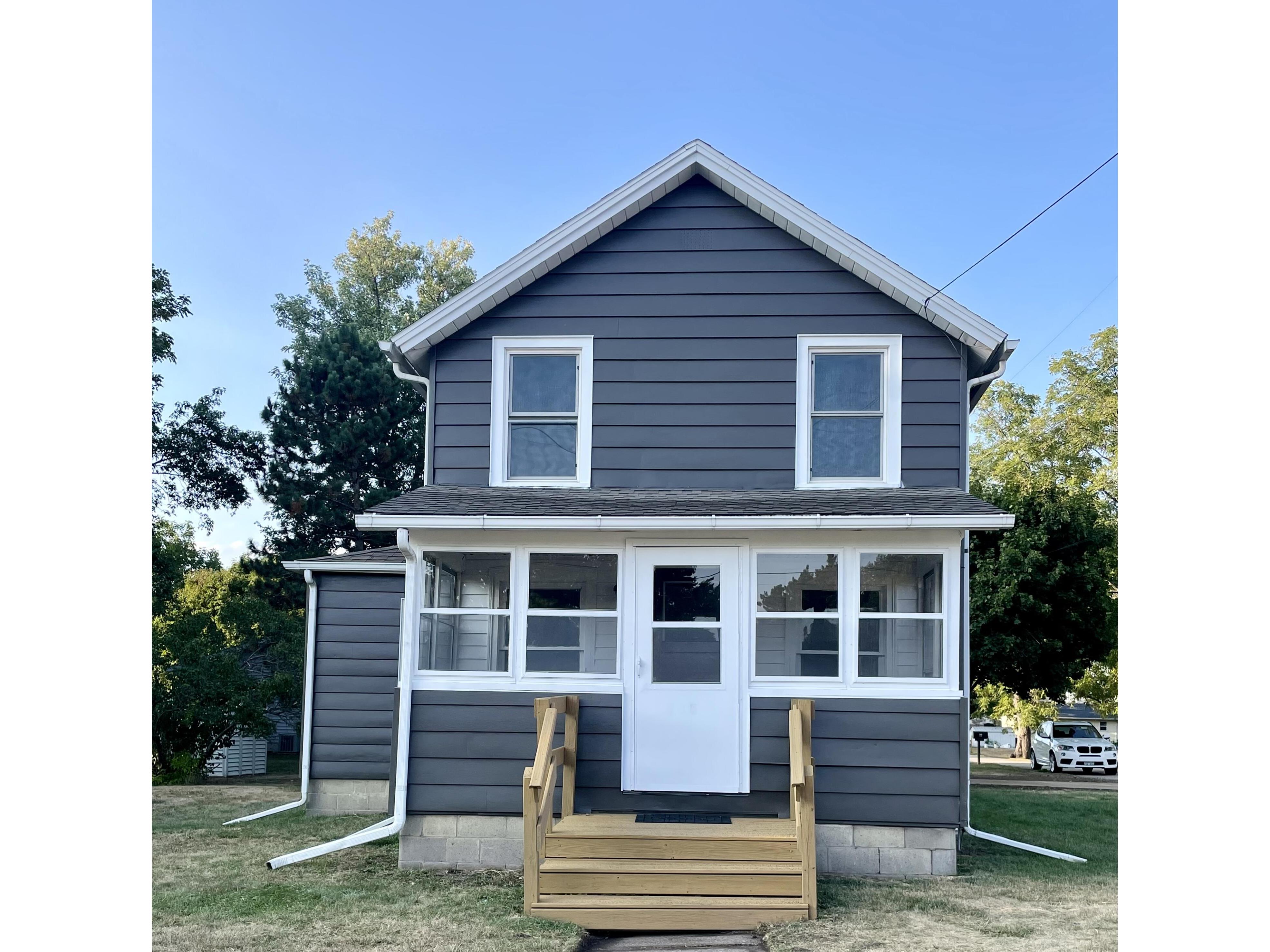 504 W Montgomery Sparta WI 54656 1850239 image1