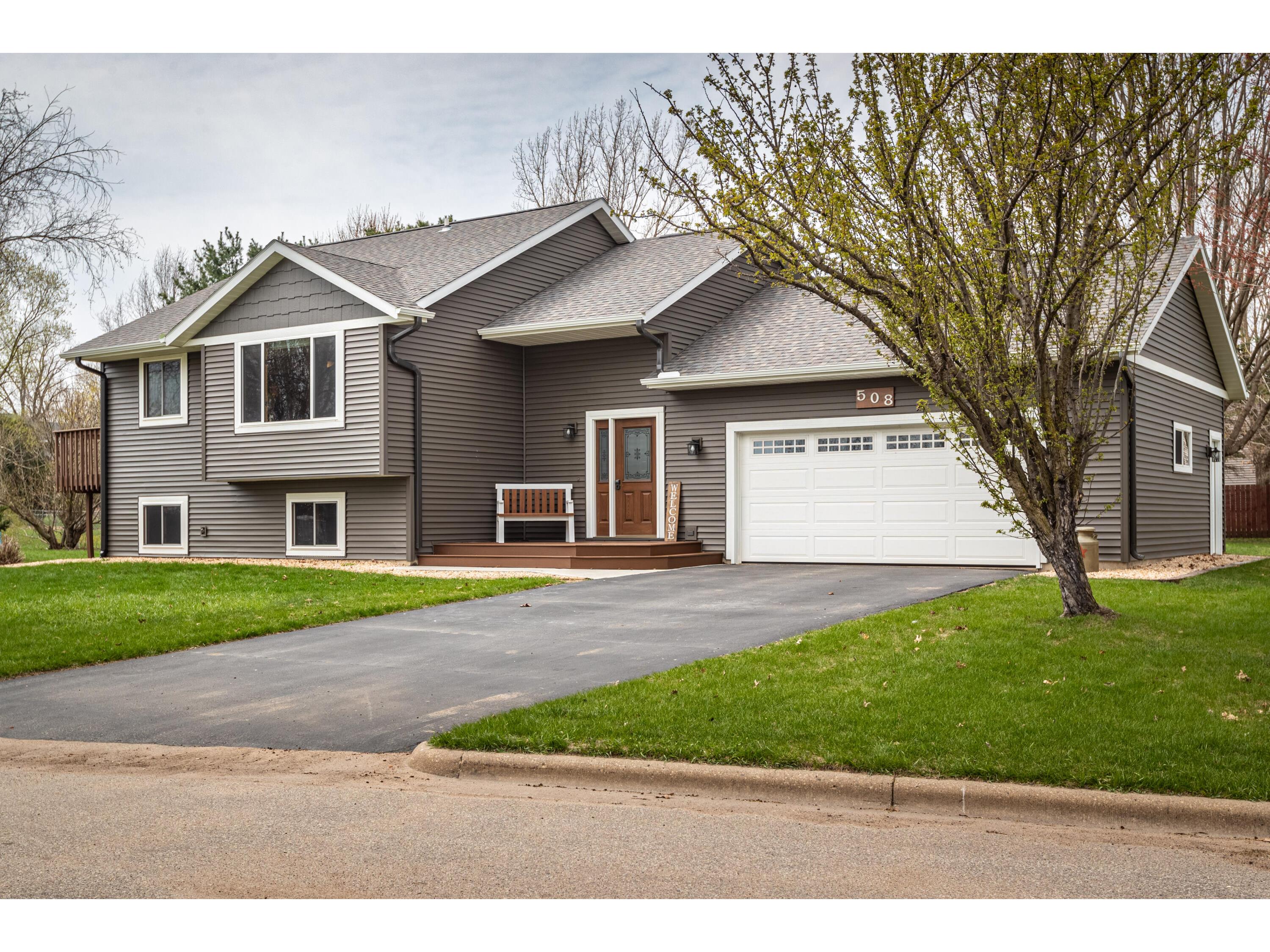 508 Amanda Holmen WI 54636 1832245 image1