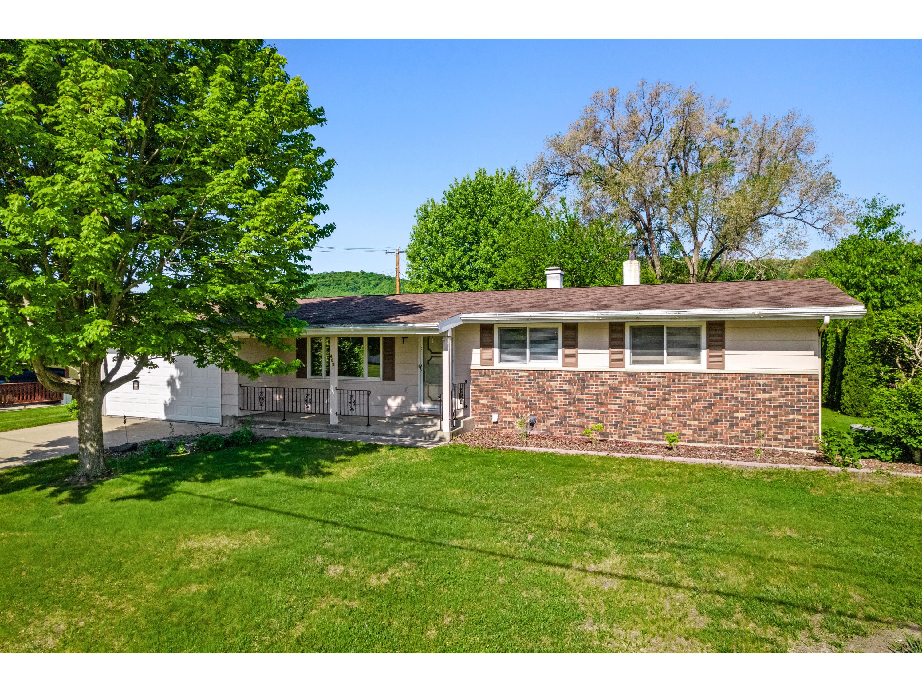 409 Park La Crescent MN 55947 1836120 image1