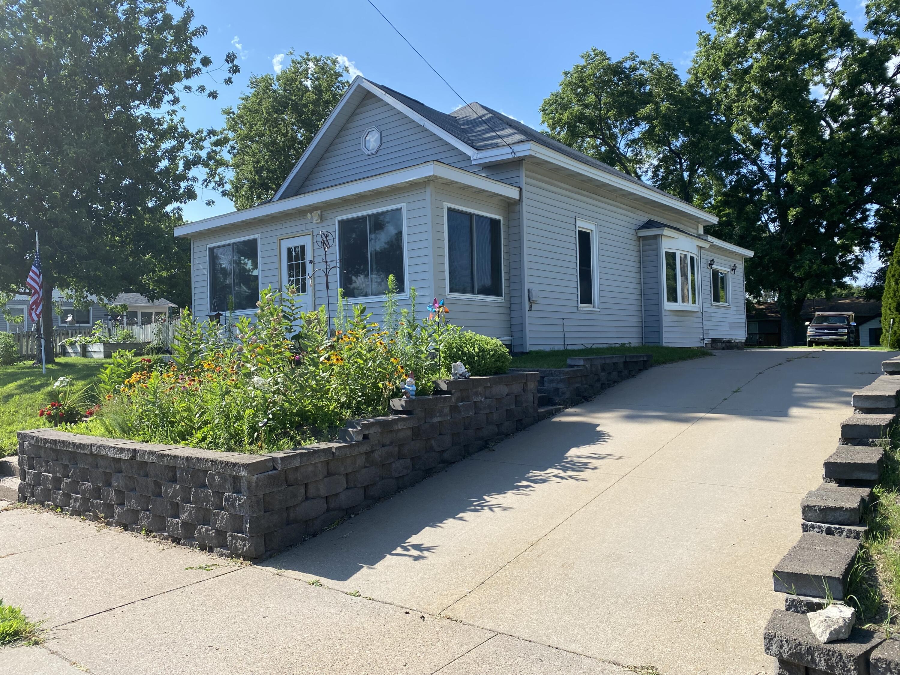 523 La Crosse St, Onalaska, WI 54650 MLS 1802535 Edina Realty