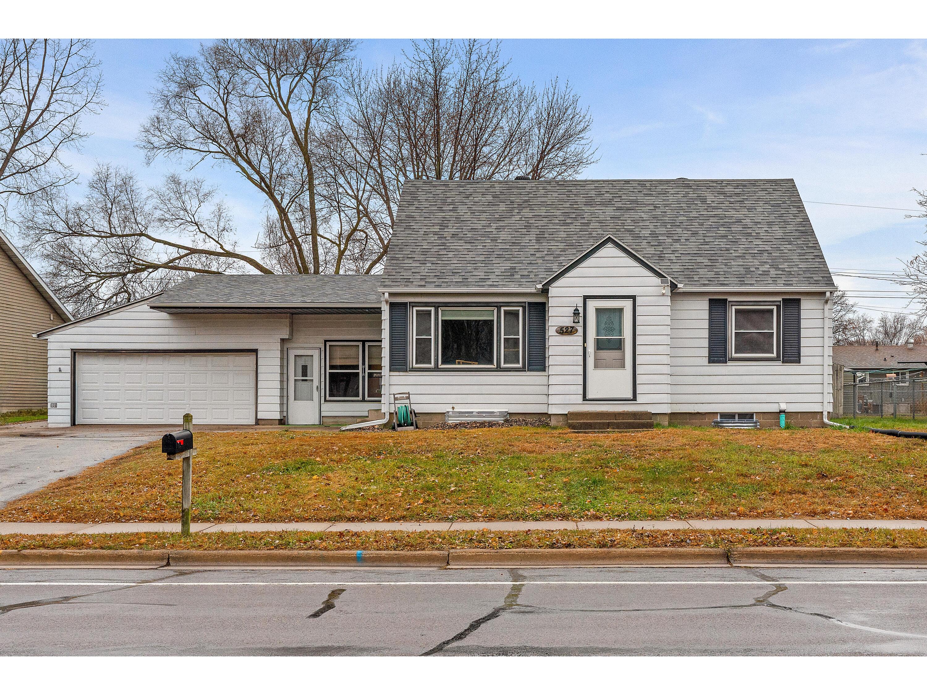 527 Sand Lake Onalaska WI 54650 1944133 image1