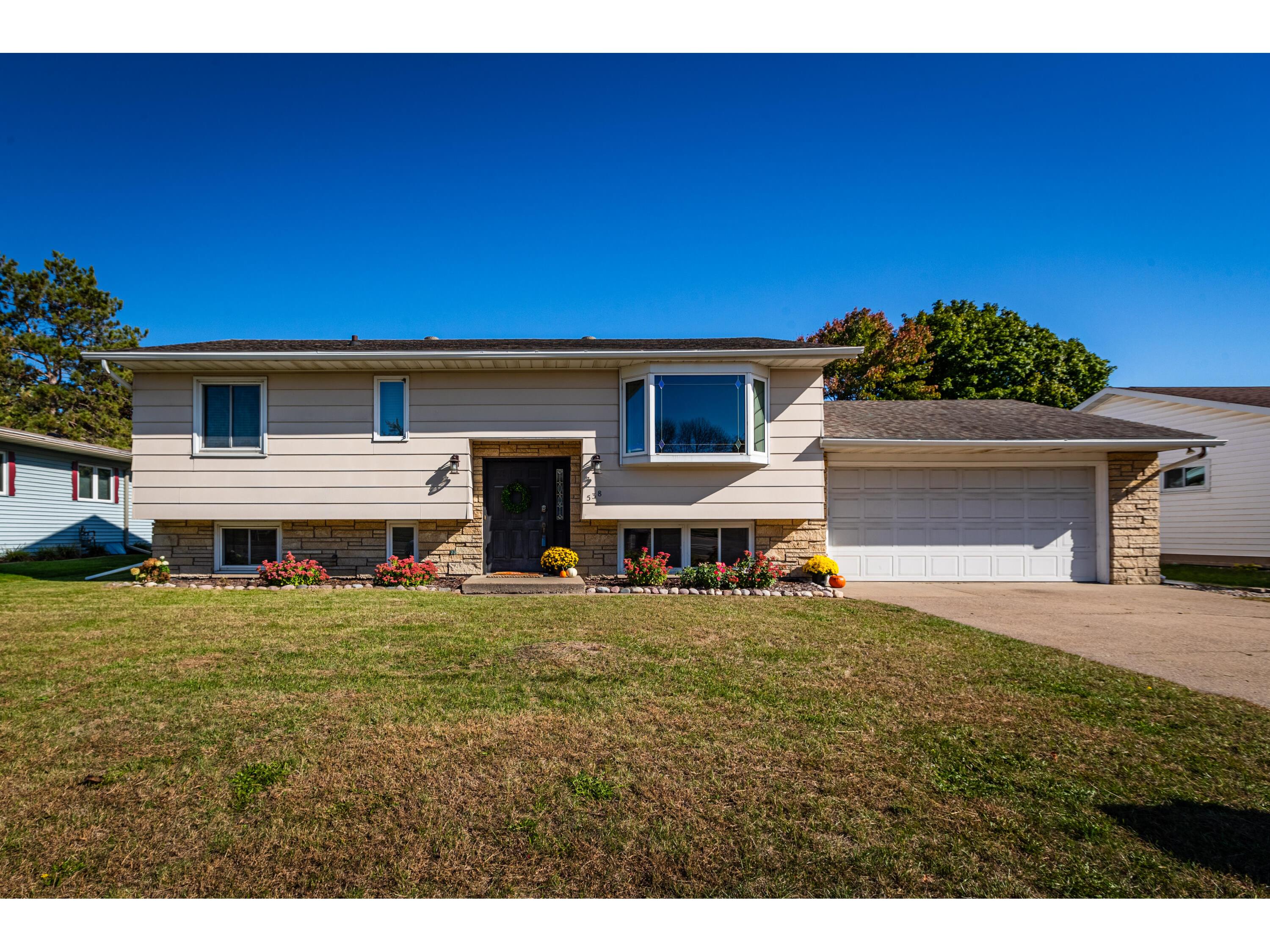 538 Sand Lake Onalaska WI 54650 1853887 image1