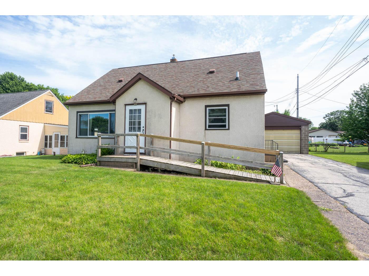 540 Hinkley Campbell WI 54601 1882125 image1