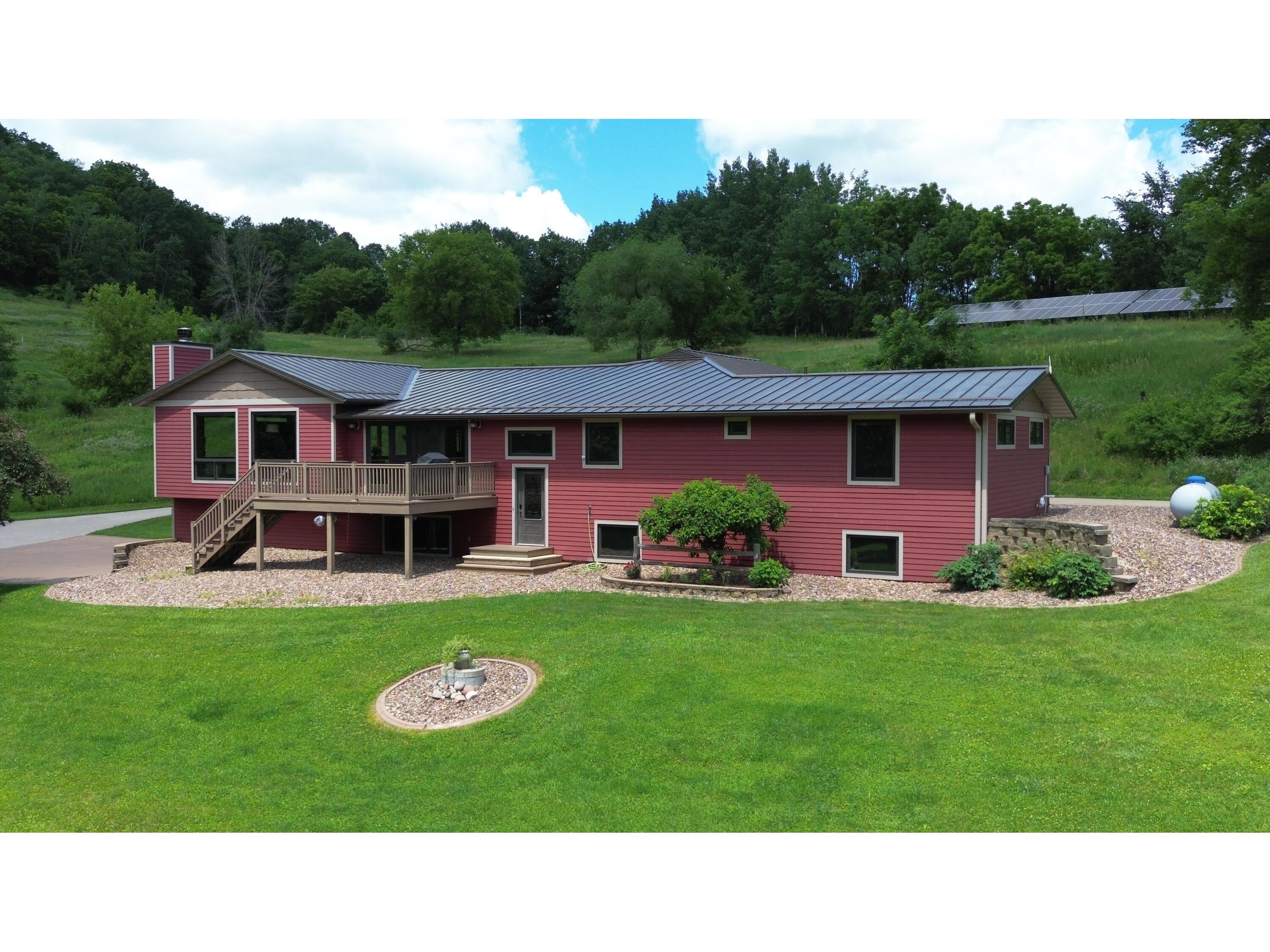 580 Skunk Hollow La Crescent MN 55947 1968230 image1