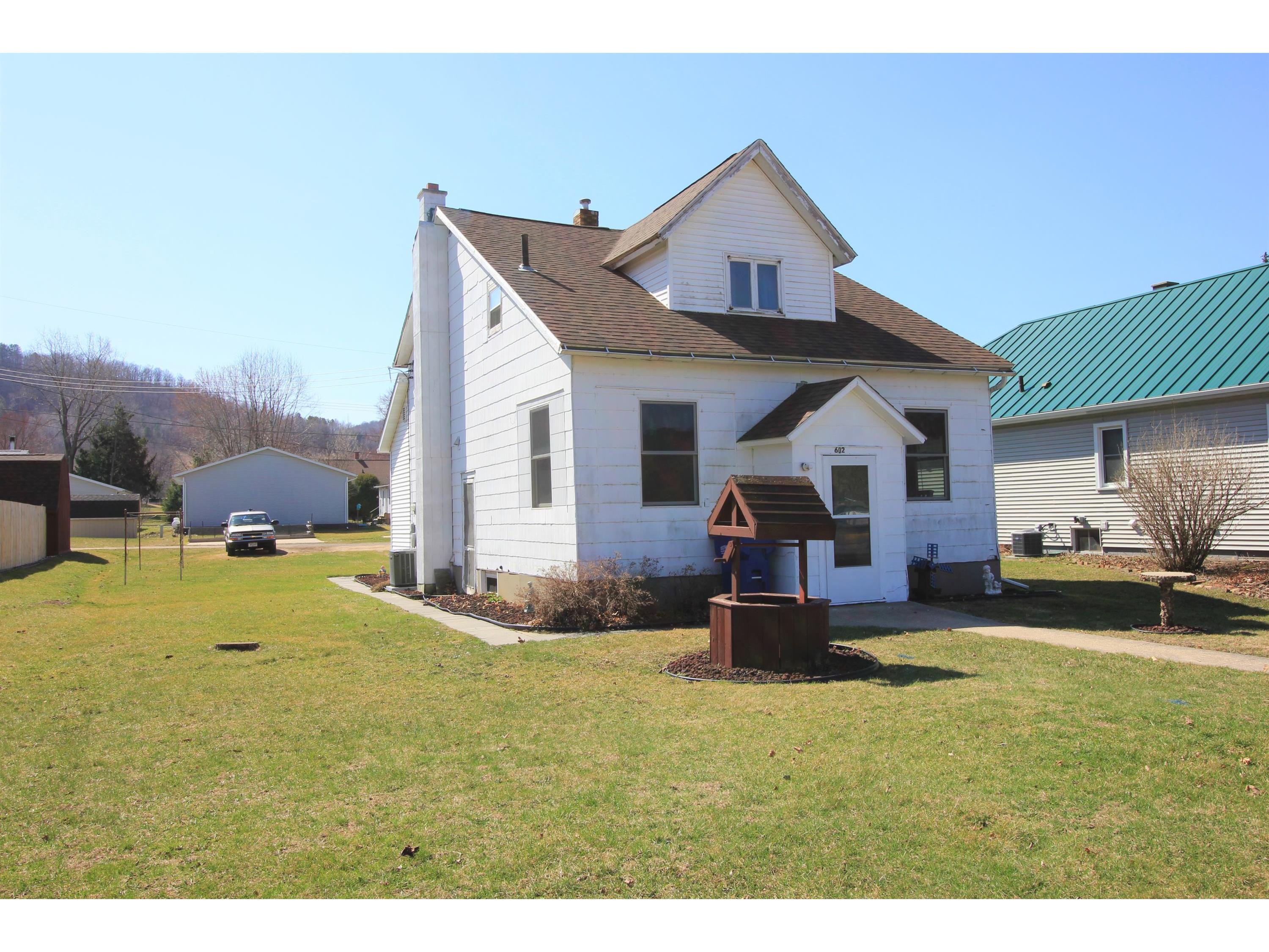 602 Central Ave, Coon Valley, WI 54623 MLS 1733195 Edina Realty