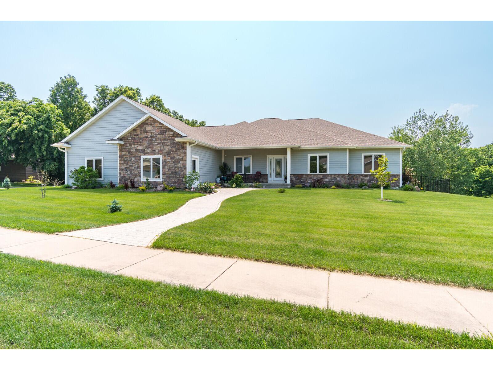 606 Deerwood Holmen WI 54636 1921891 image1