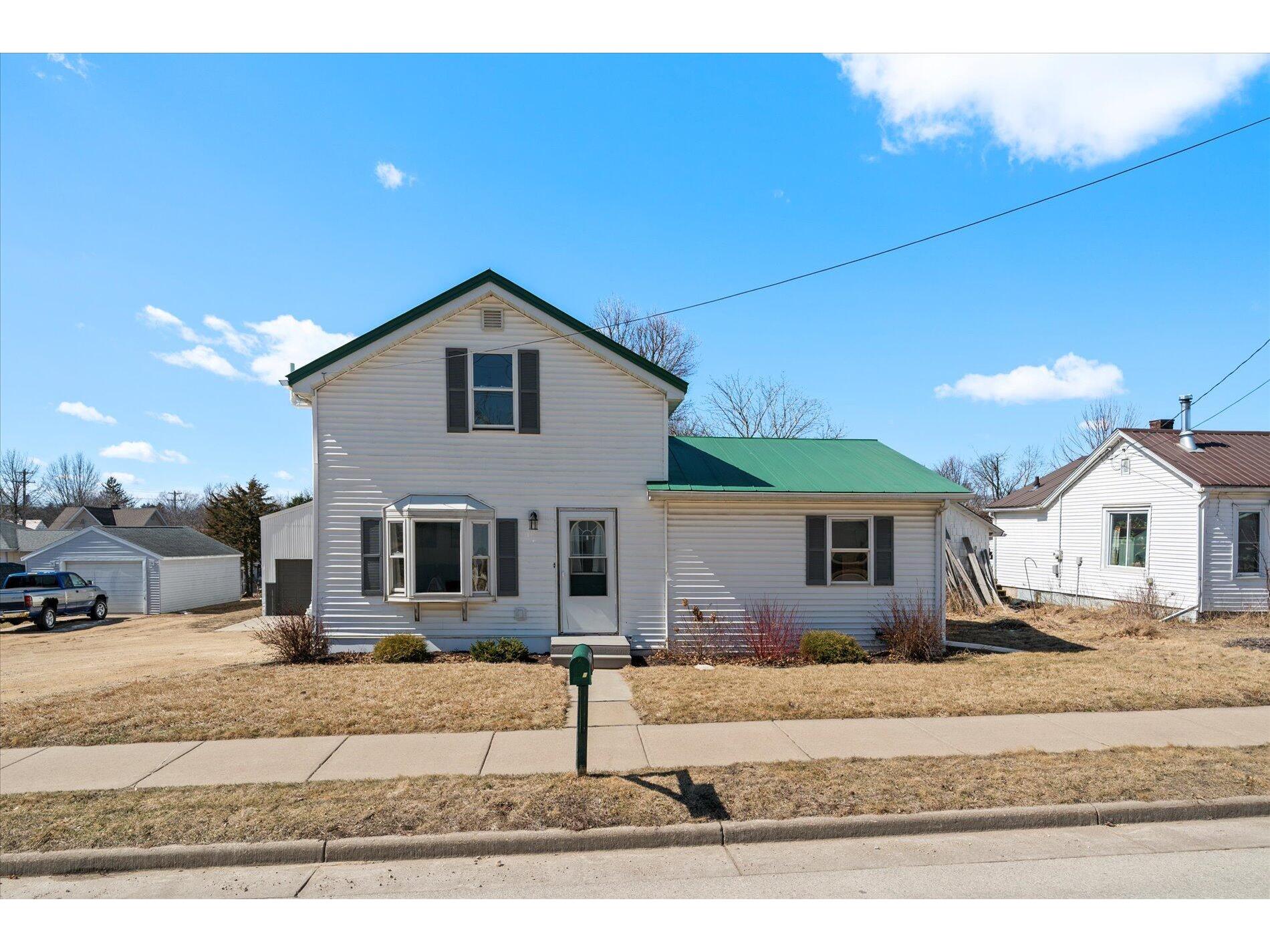 606 N East Viroqua WI 54665 1911410 image1