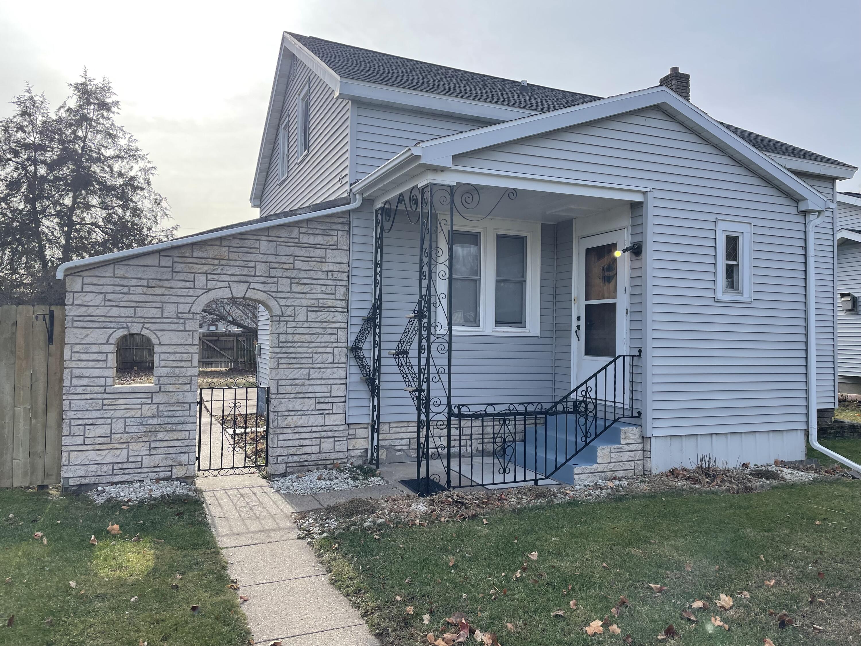 607 1st St S La Crescent MN 55947 1819335 image1