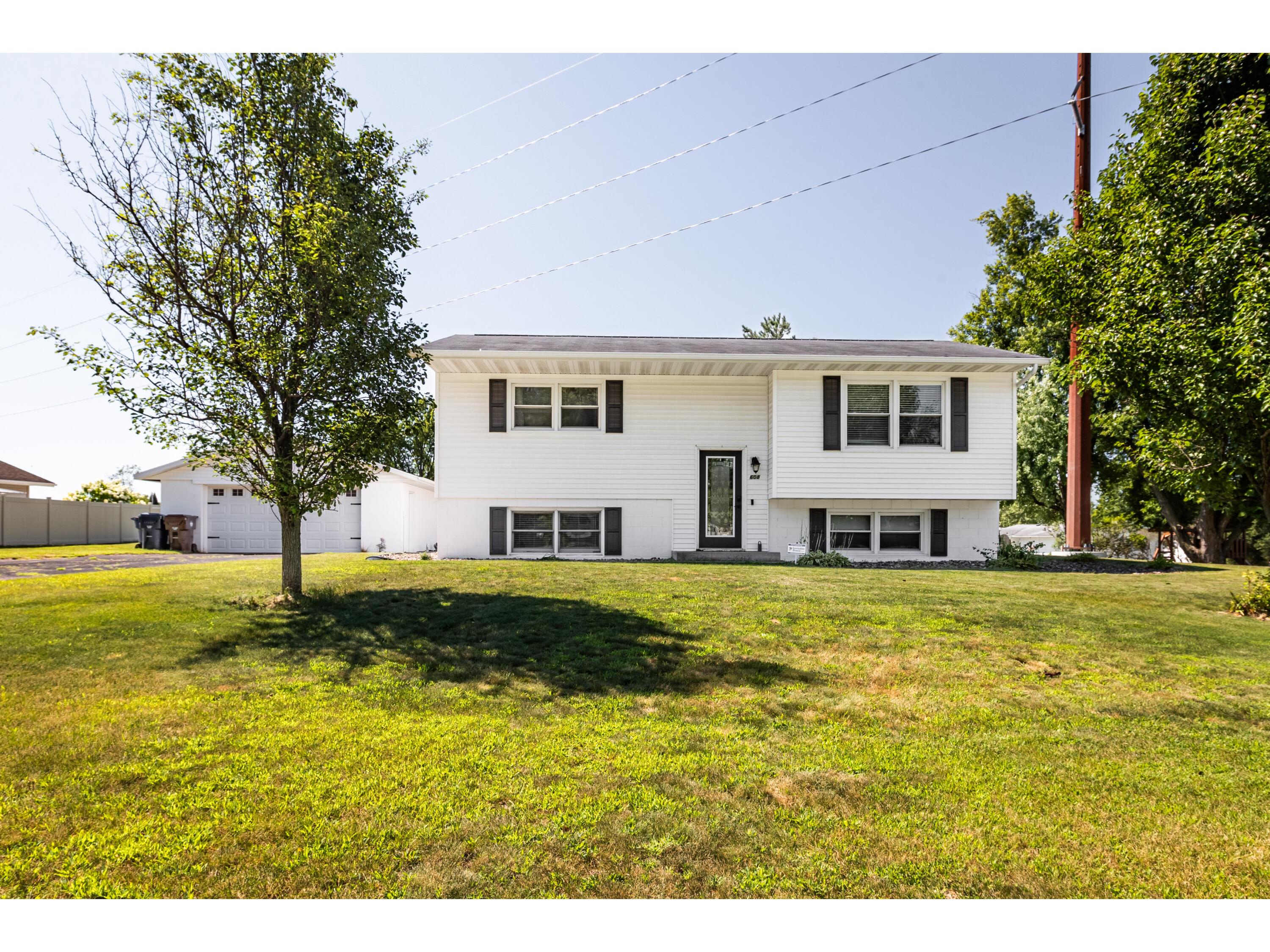 608 Juline Onalaska WI 54650 1886885 image1