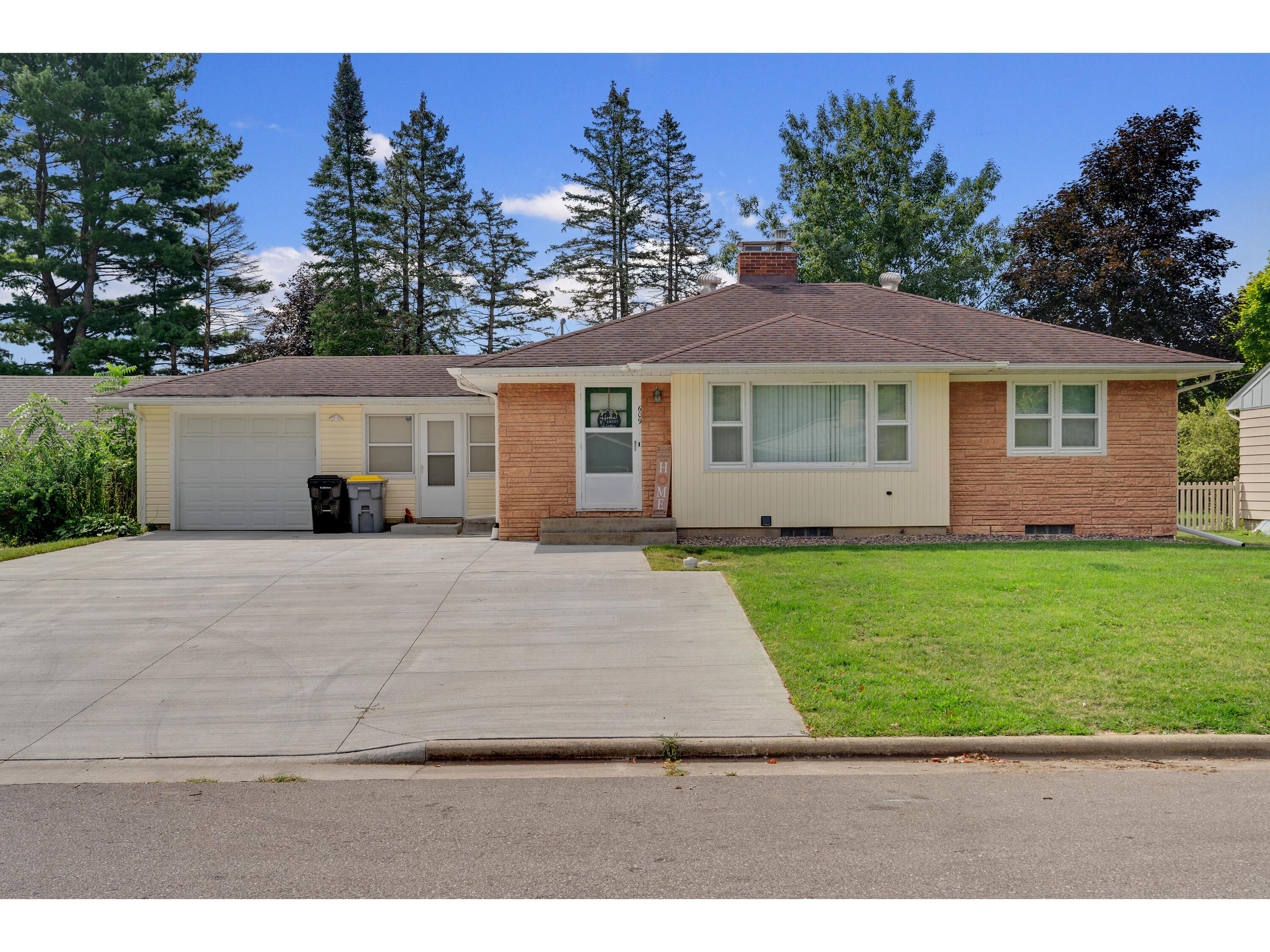 609 3rd La Crescent MN 55947 1889552 image1