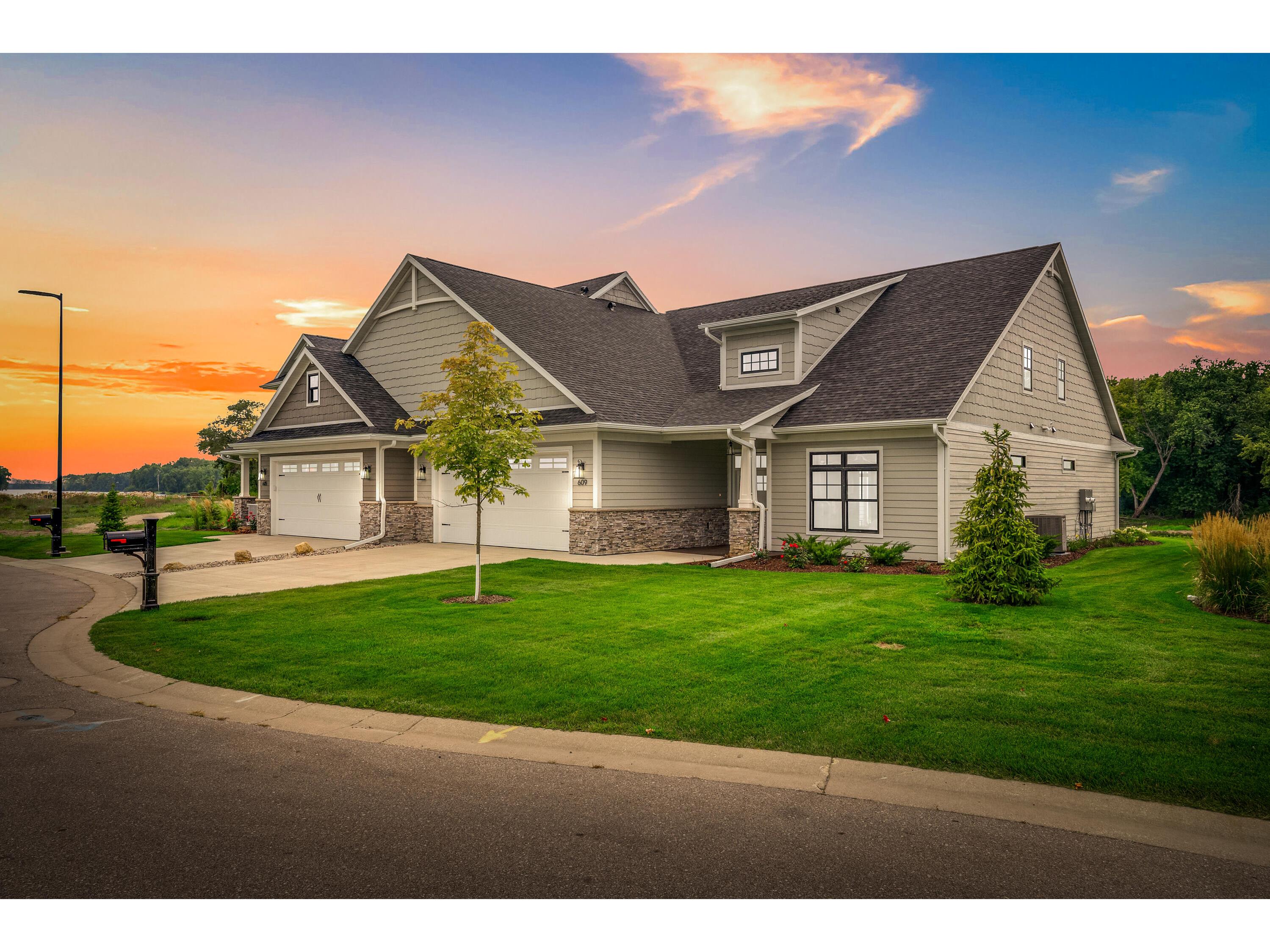 609 Pettibone Pointe #E1 La Crosse WI 54601 - Mississippi 1888201 image1