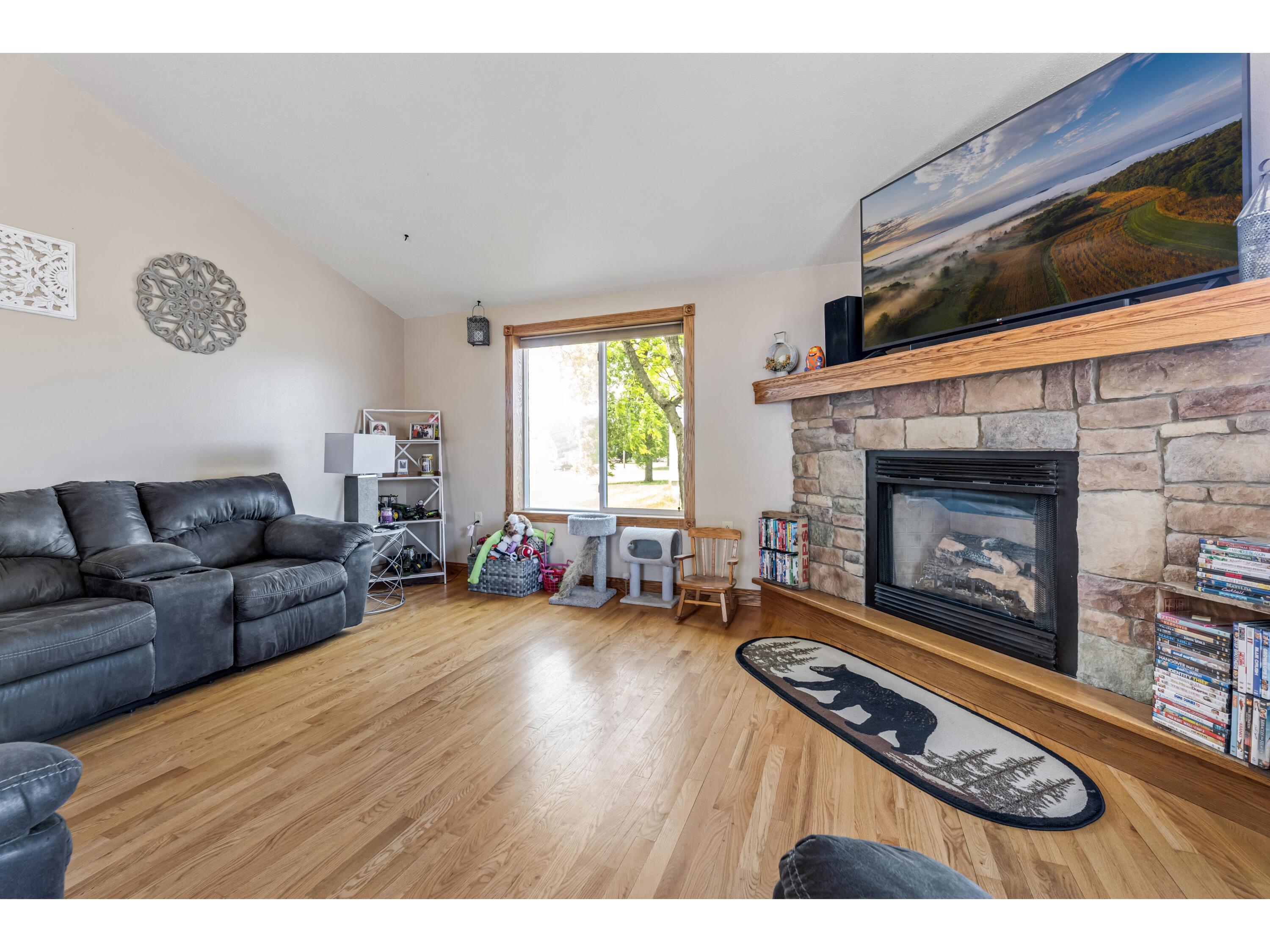 612 E Broadway Blair WI 54616 1965921 image4
