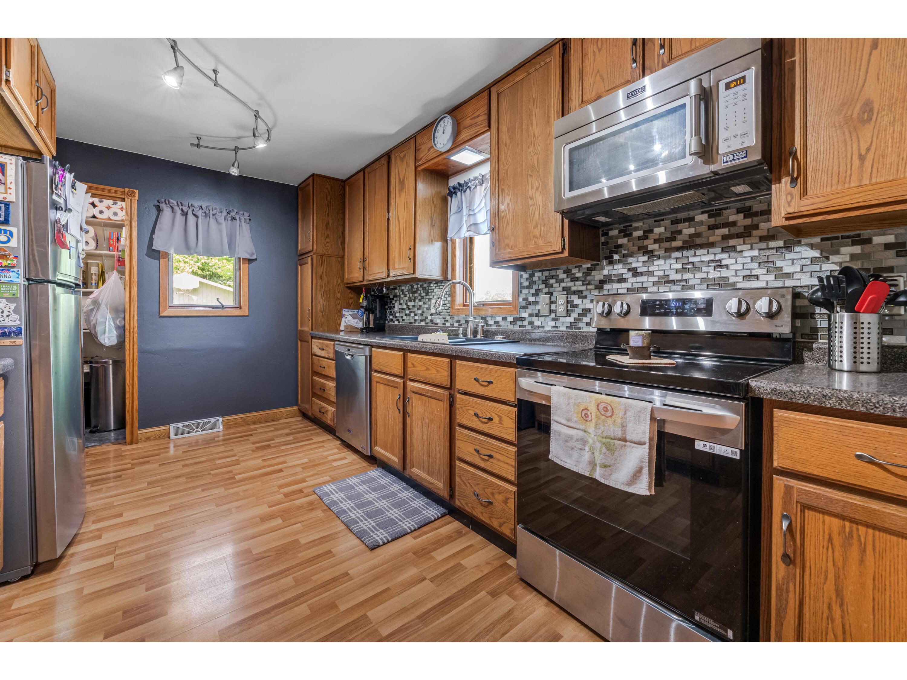 612 E Broadway Blair WI 54616 1965921 image7