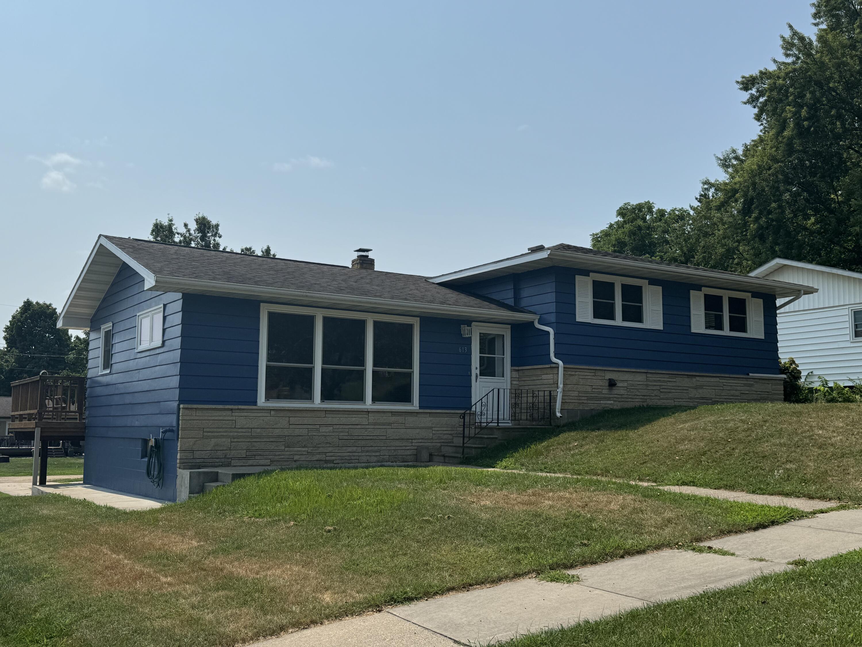 613 1st La Crescent MN 55947 1886500 image1