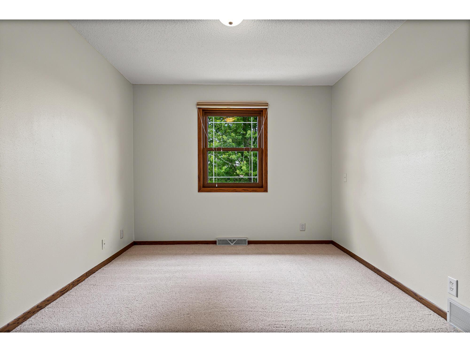616 Grove Onalaska WI 54650 1970622 image23