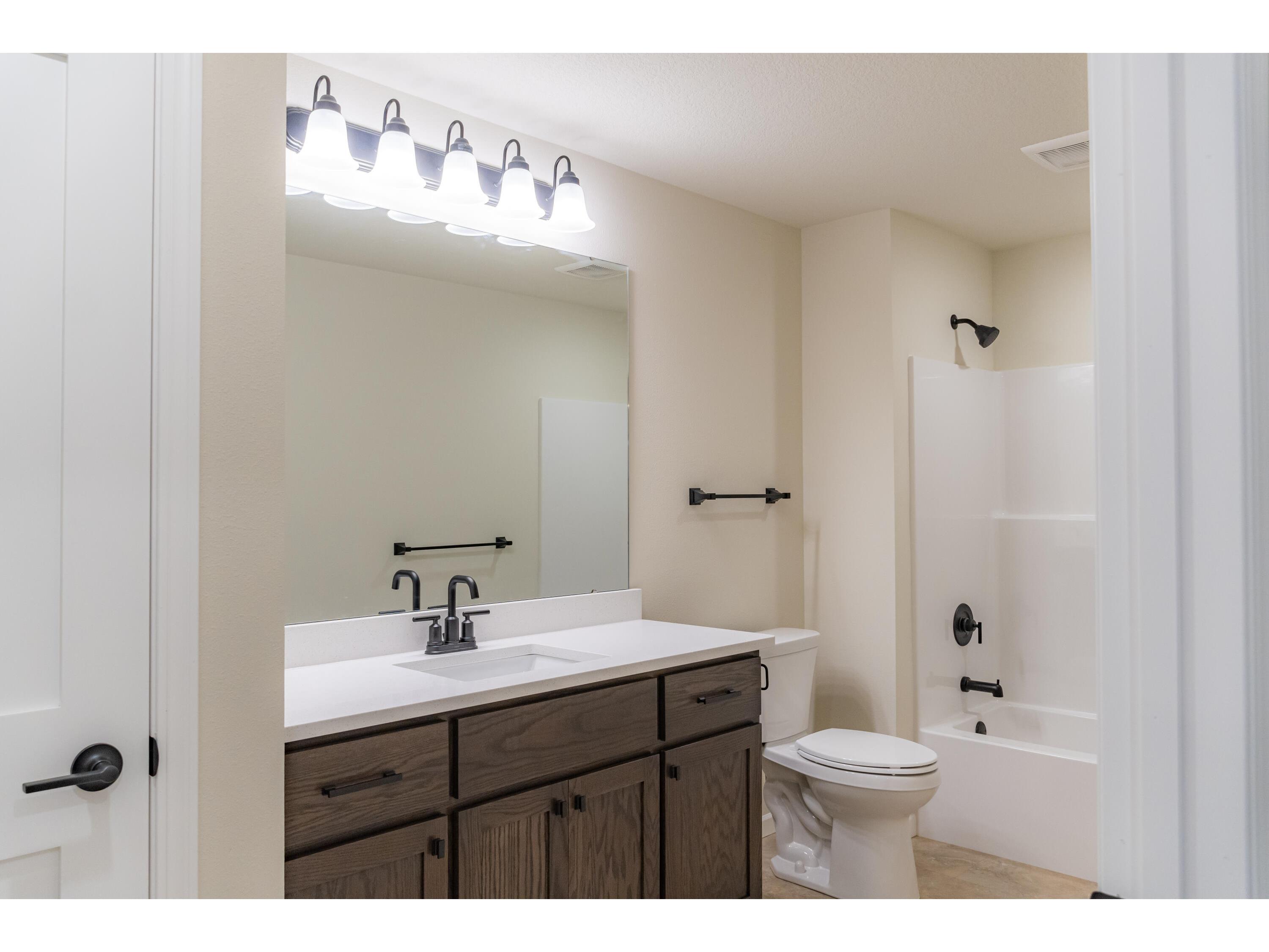 619 Johnson Onalaska WI 54650 1945668 image24