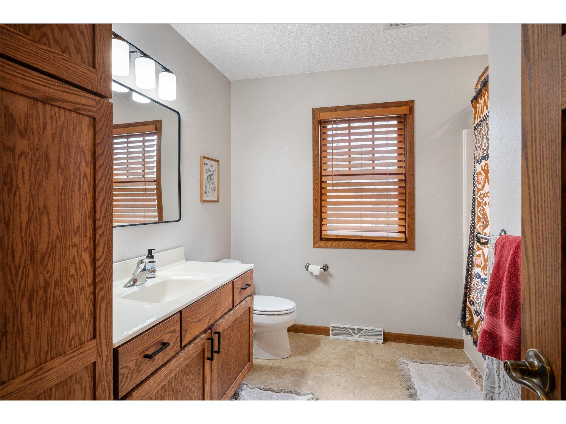622 Johnson La Crosse WI 54601 1958296 image12