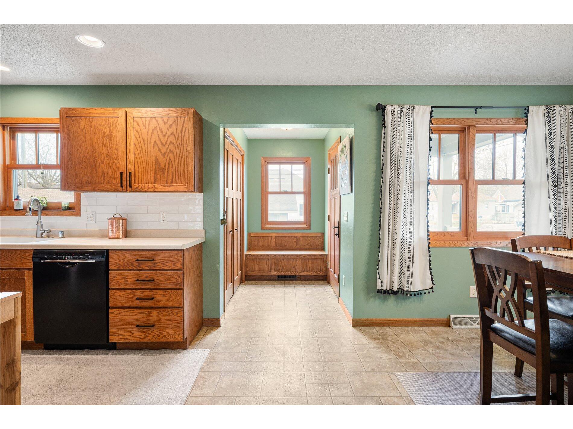 622 Johnson La Crosse WI 54601 1958296 image19