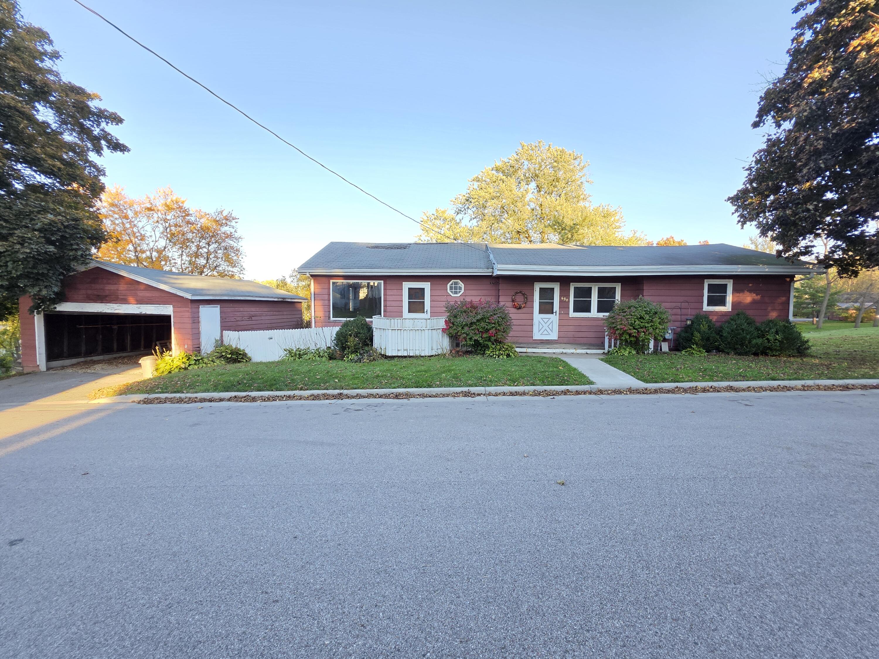 630 Albion Cashton WI 54619 1939933 image1